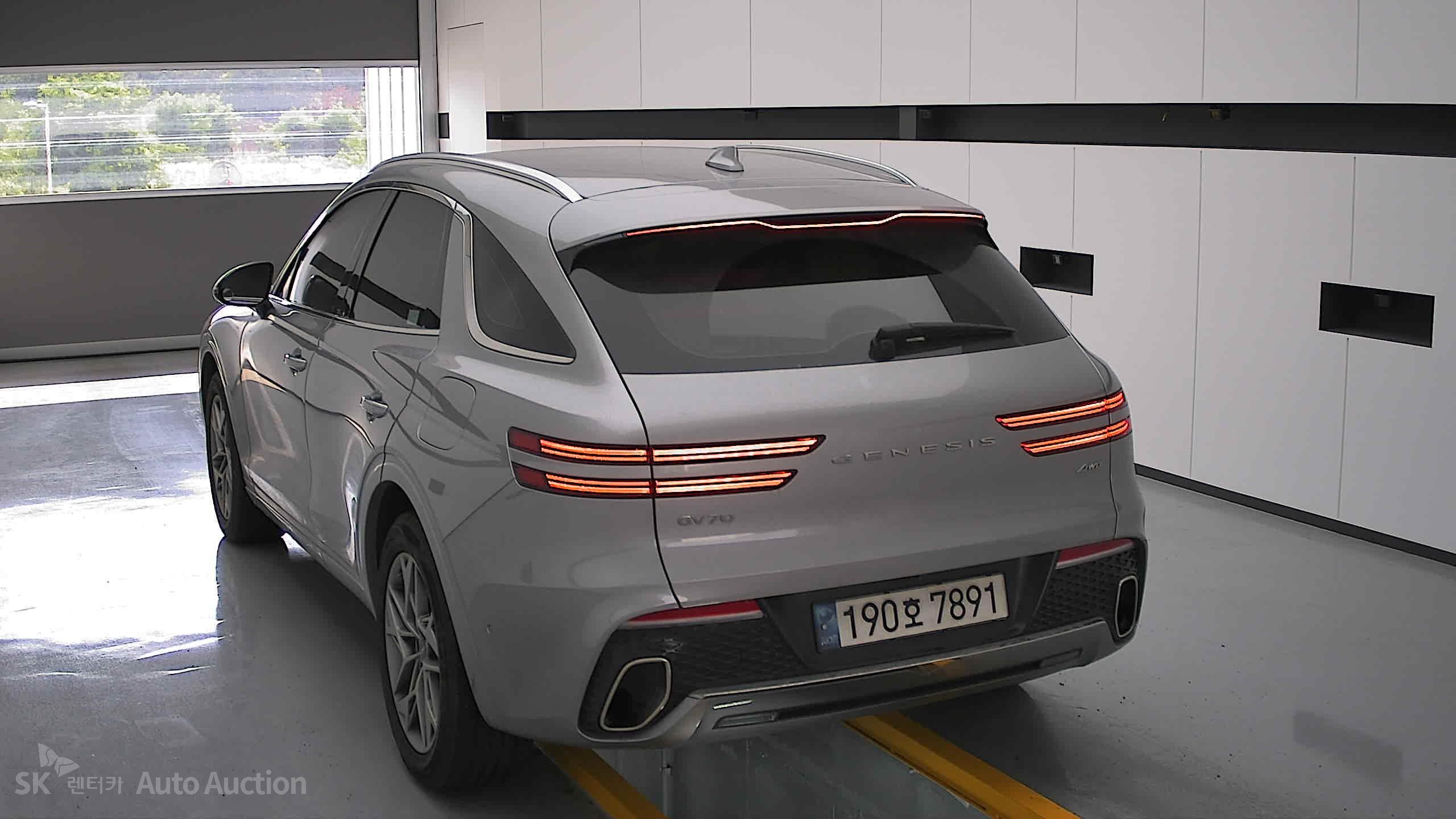2023 - genesis gv70