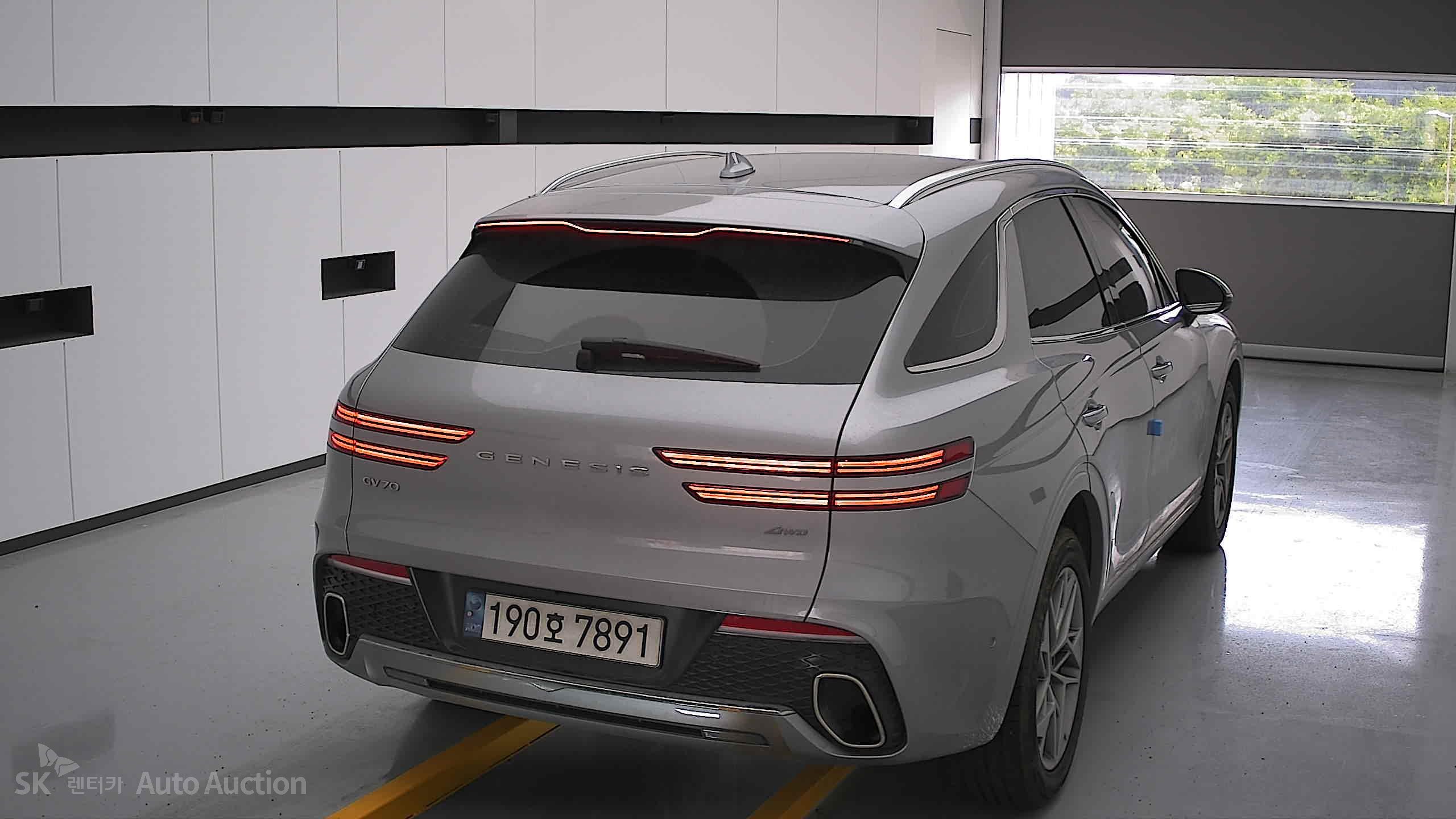 2023 - genesis gv70