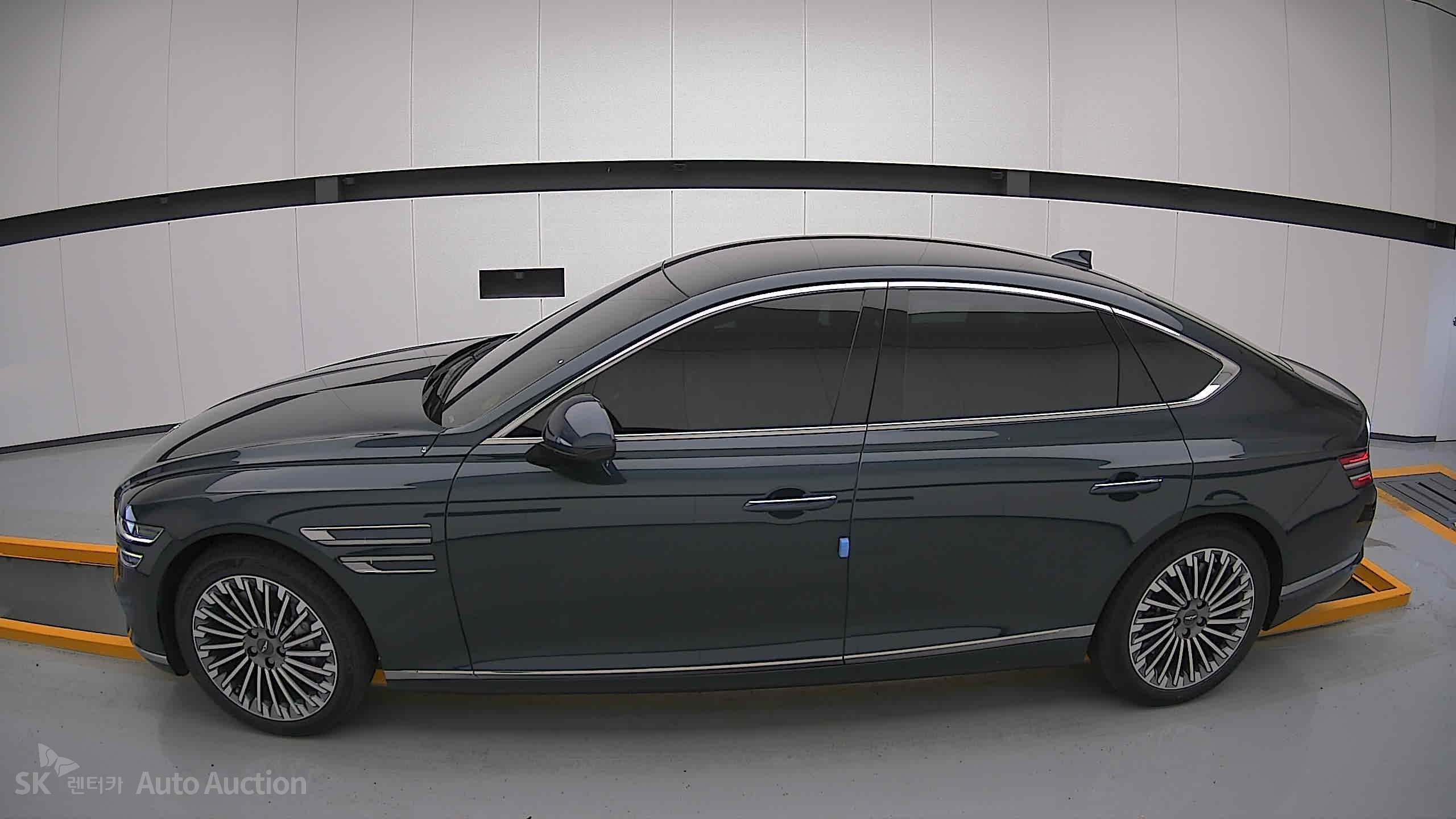 2022 - genesis eg80