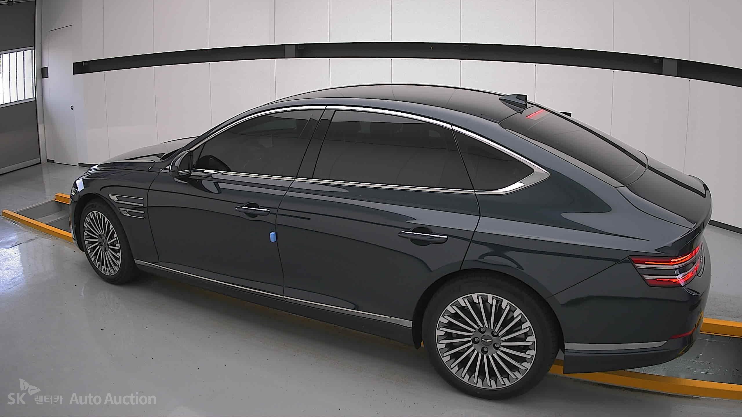 2022 - genesis eg80