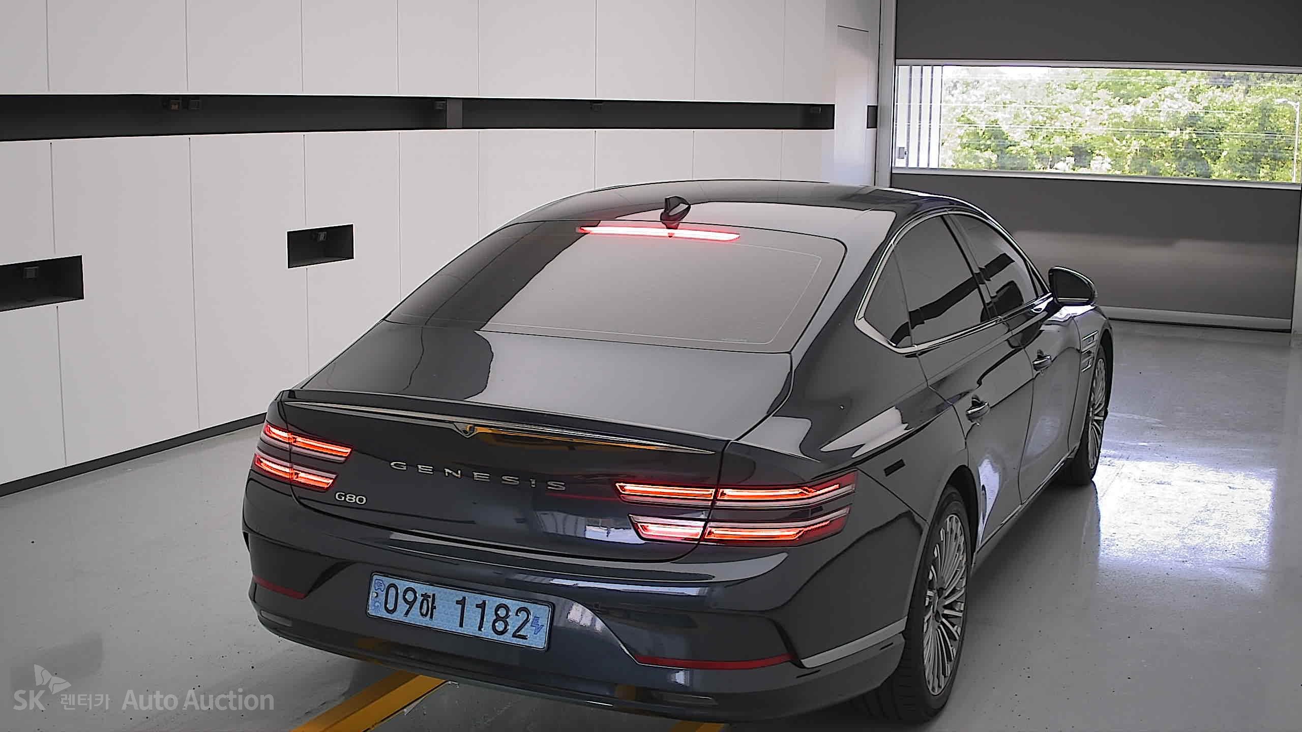 2022 - genesis eg80