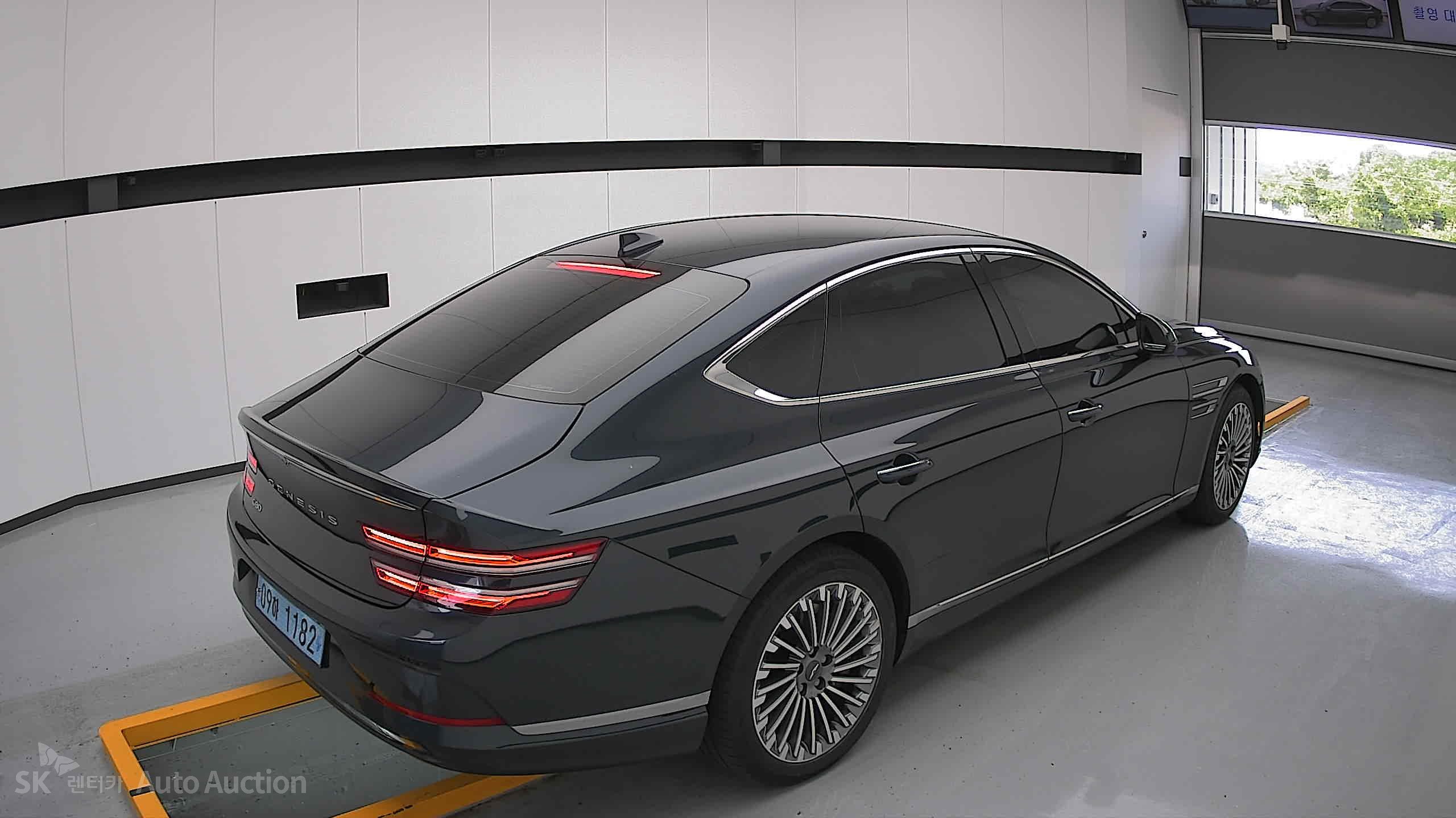 2022 - genesis eg80