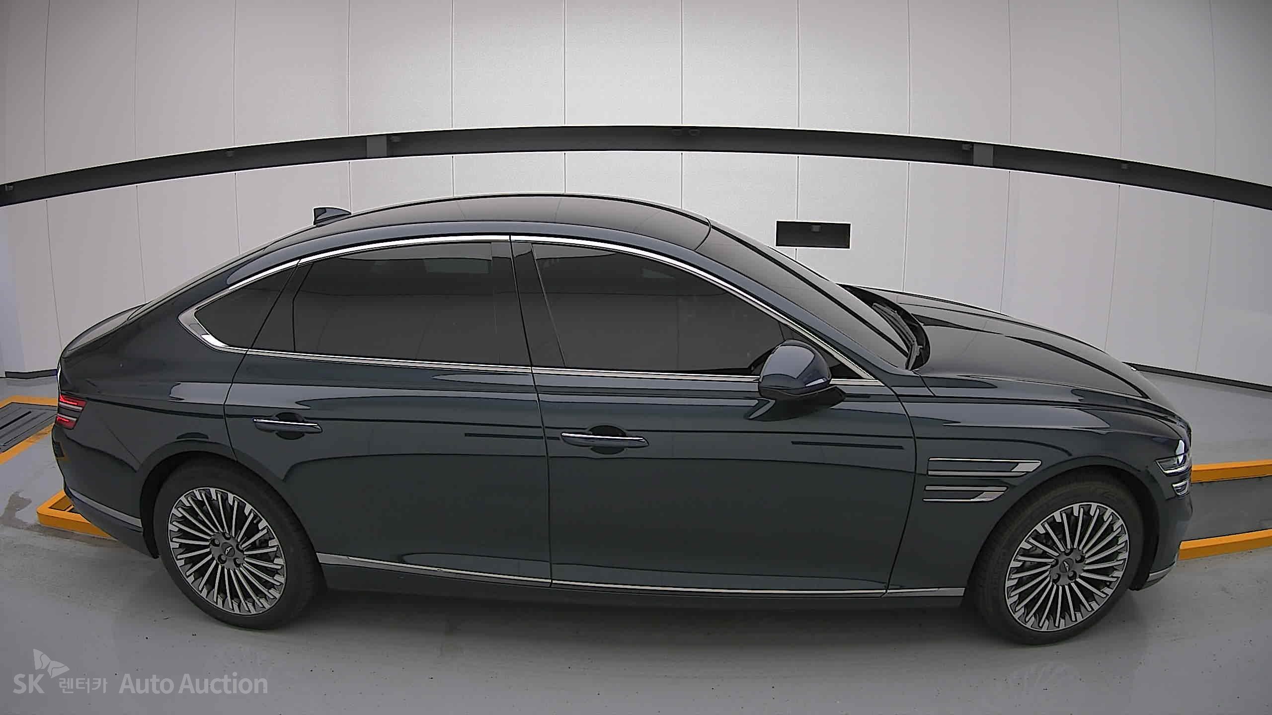 2022 - genesis eg80