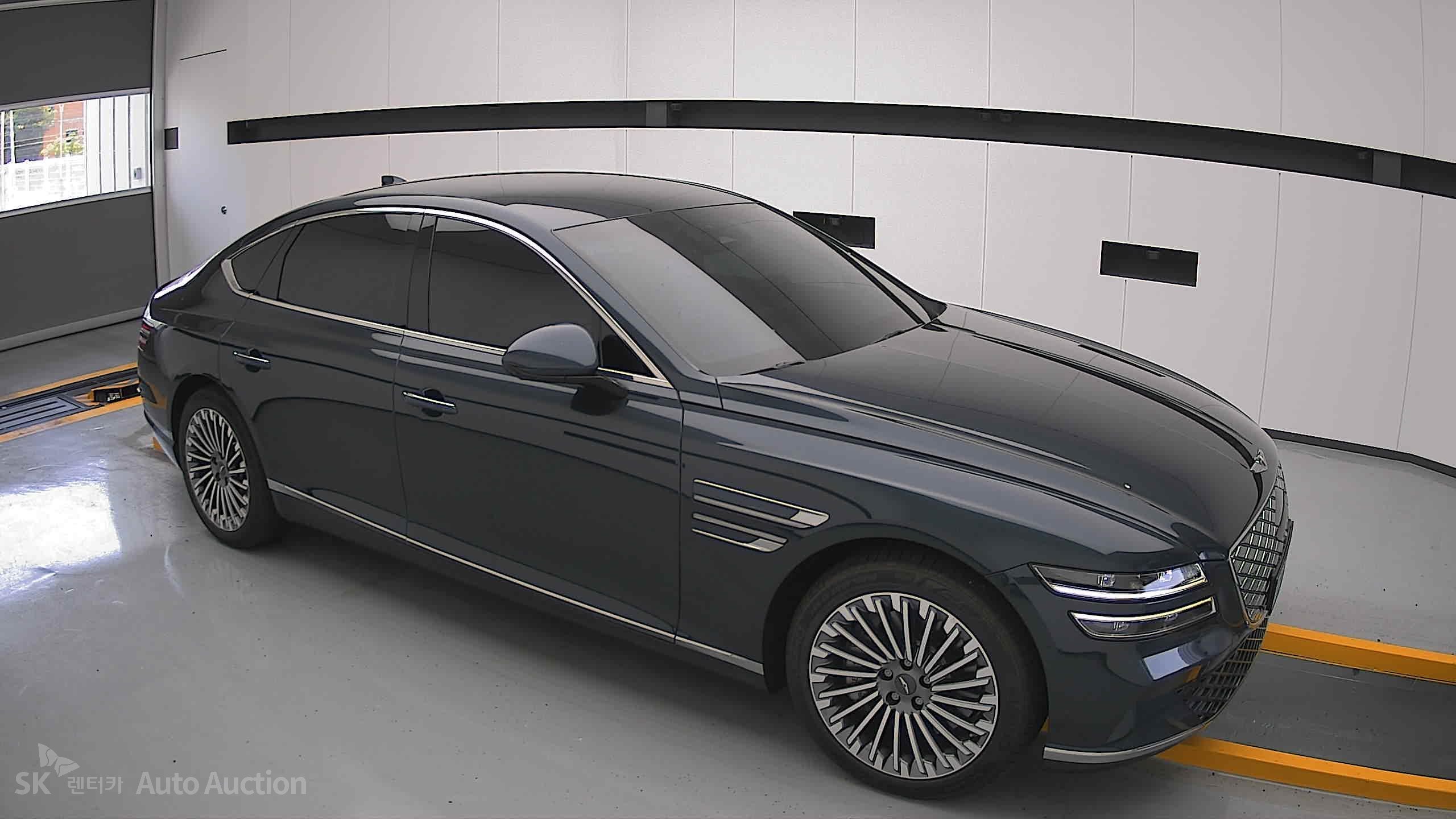 2022 - genesis eg80