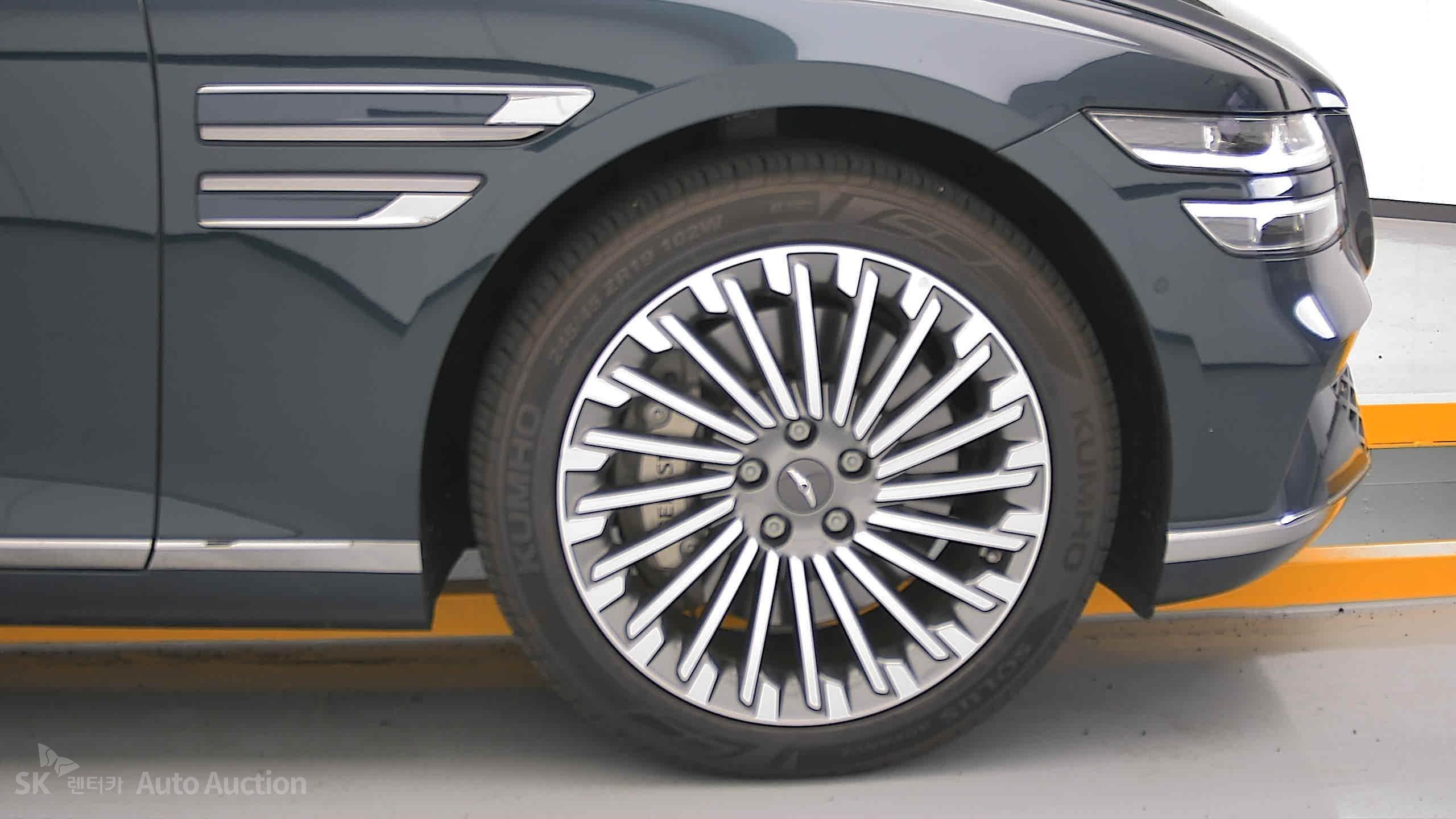 2022 - genesis eg80