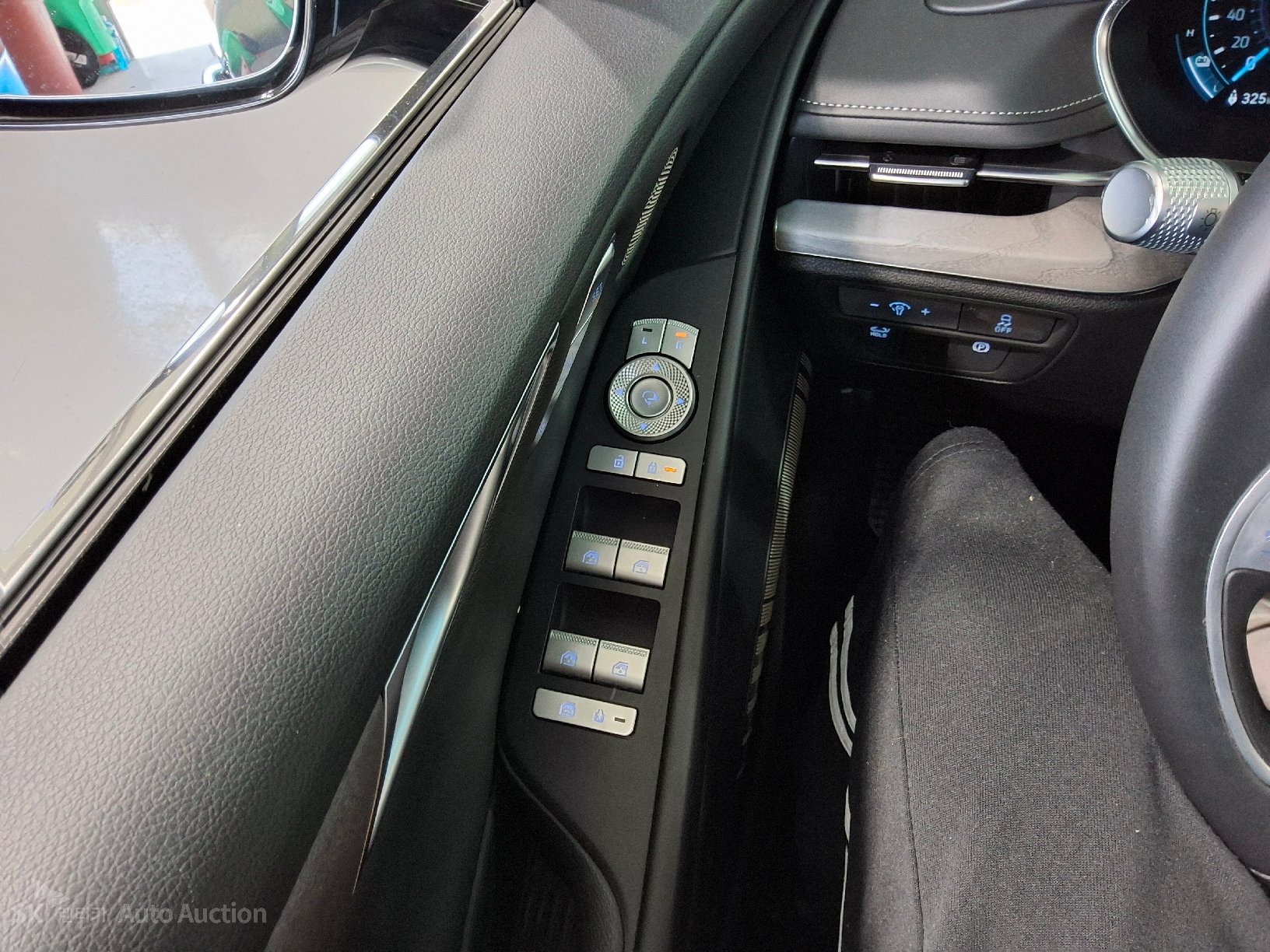 2022 - genesis eg80