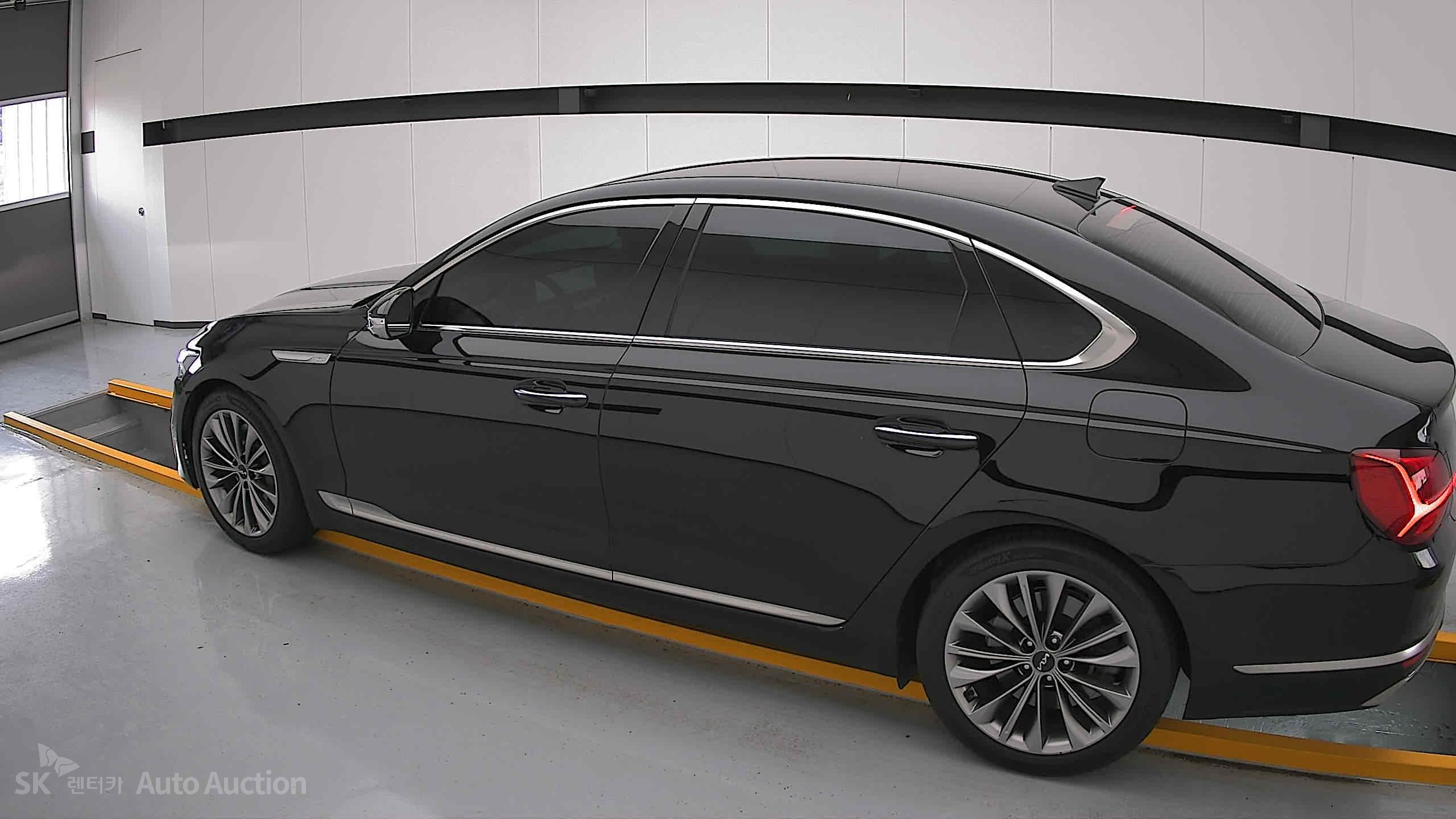 2022 - kia k9