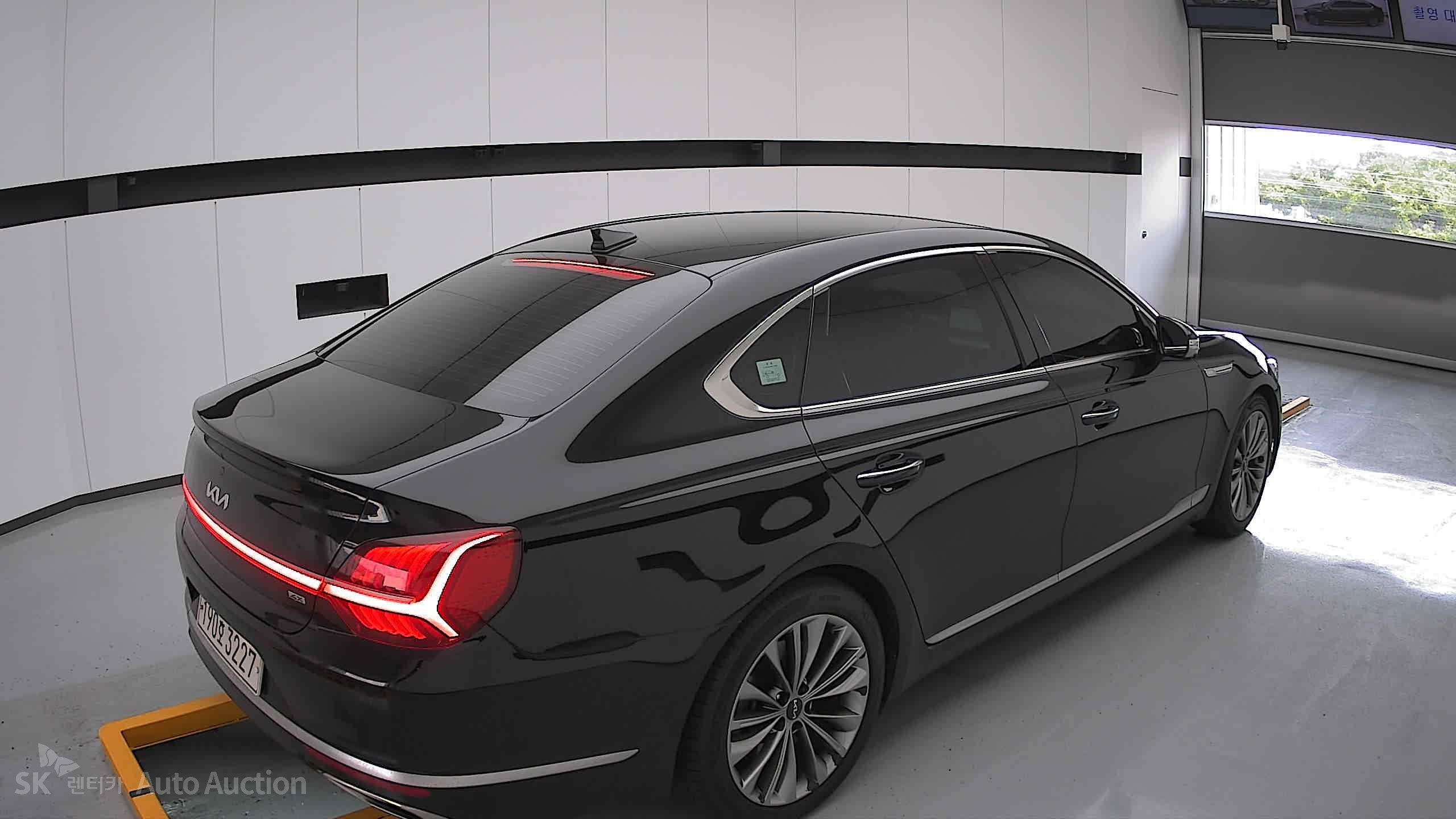 2022 - kia k9