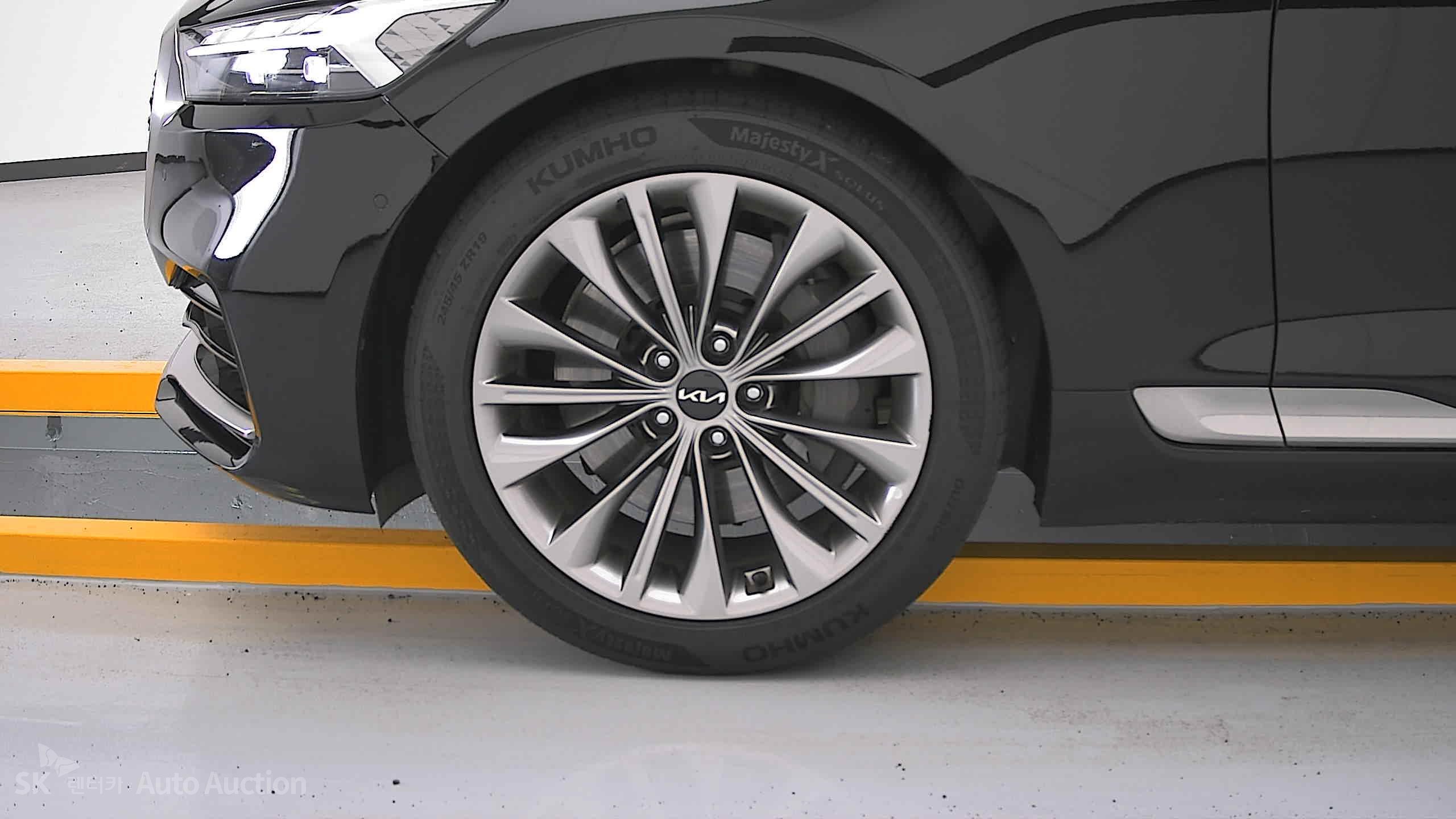 2022 - kia k9