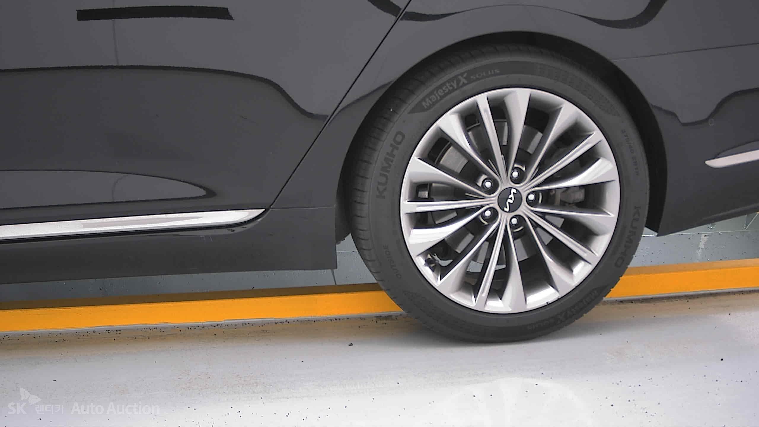 2022 - kia k9