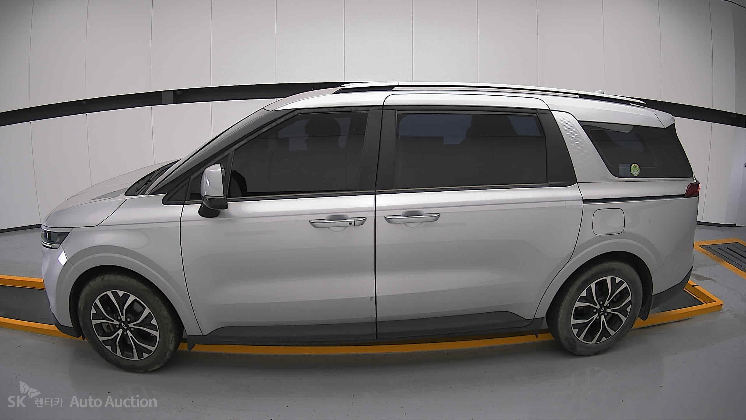 2021 - kia carnival