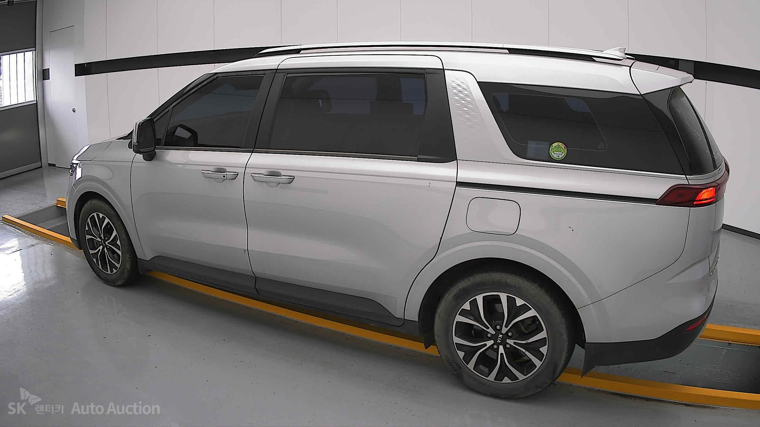 2021 - kia carnival