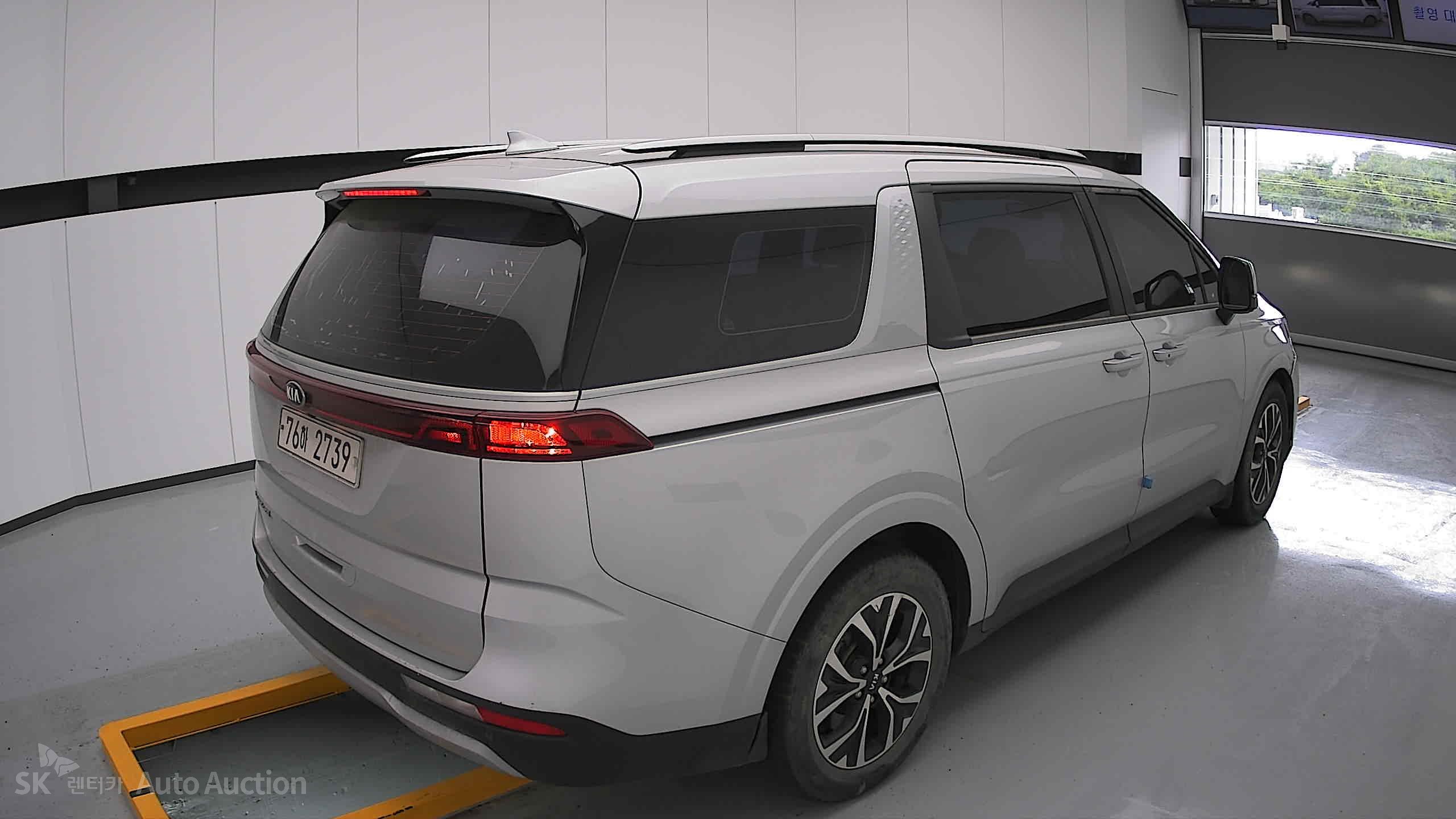 2021 - kia carnival