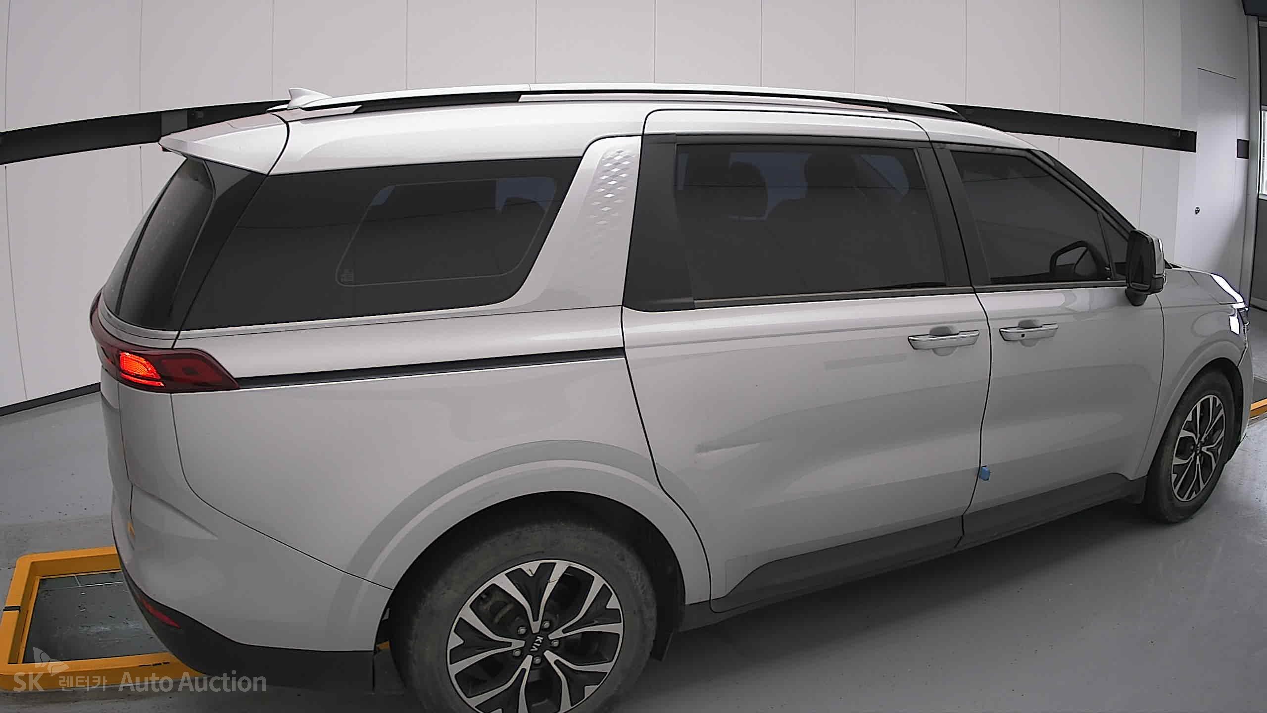 2021 - kia carnival