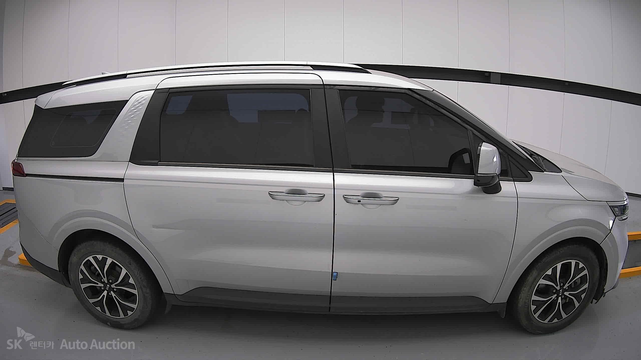 2021 - kia carnival