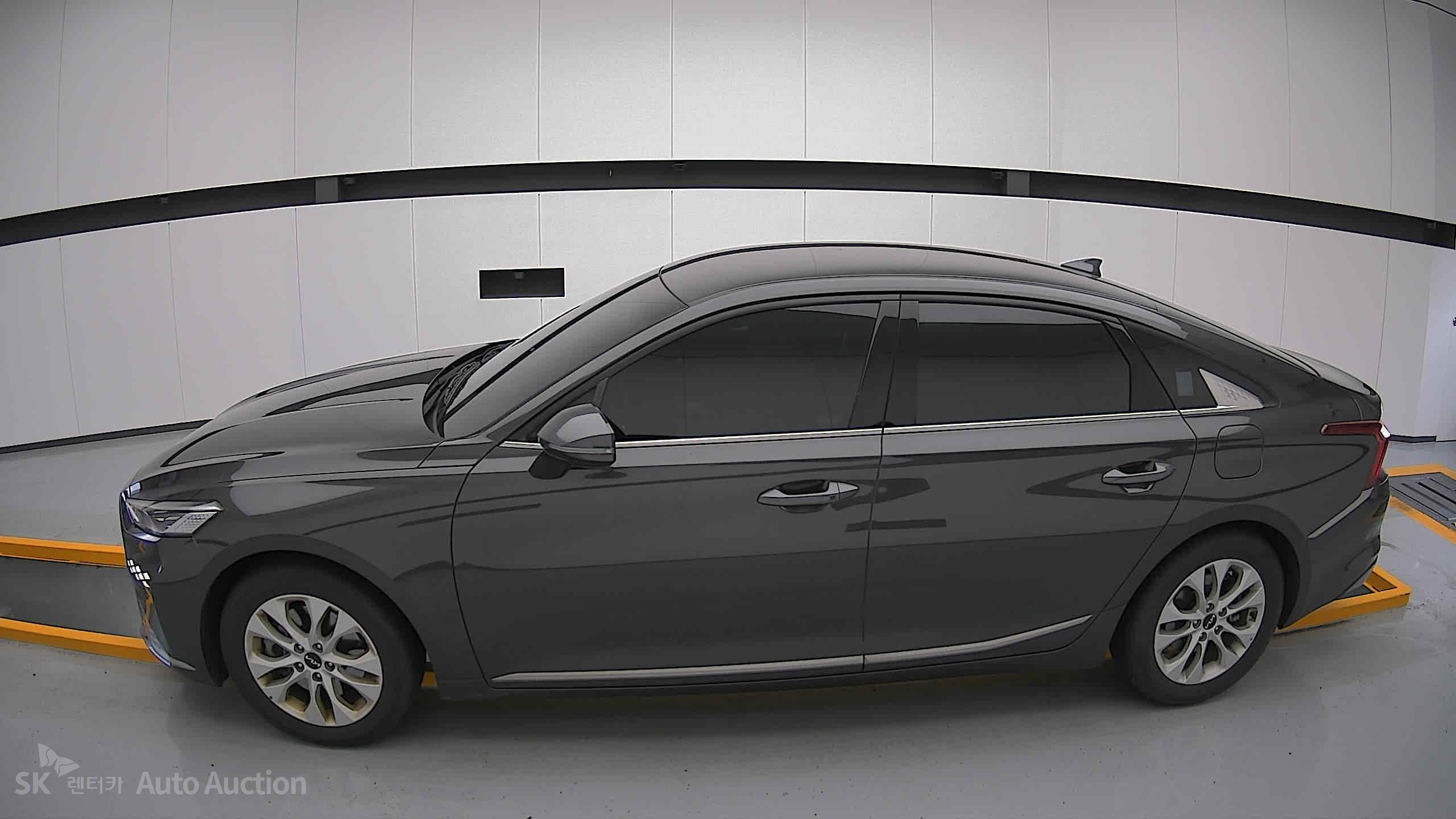 2023 - kia k8
