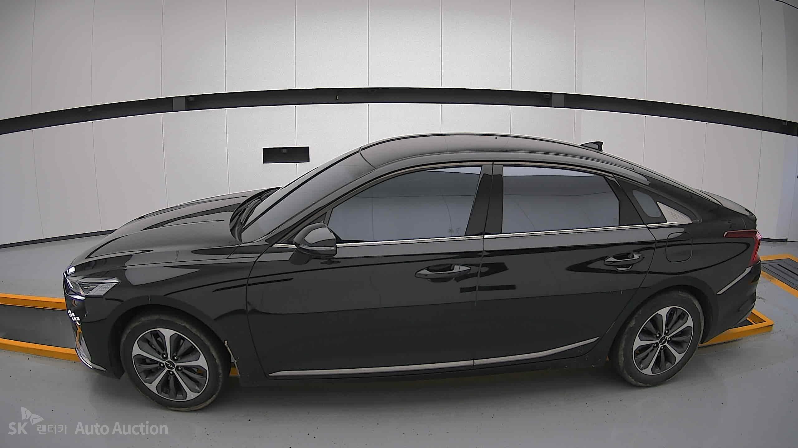 2023 - kia k8
