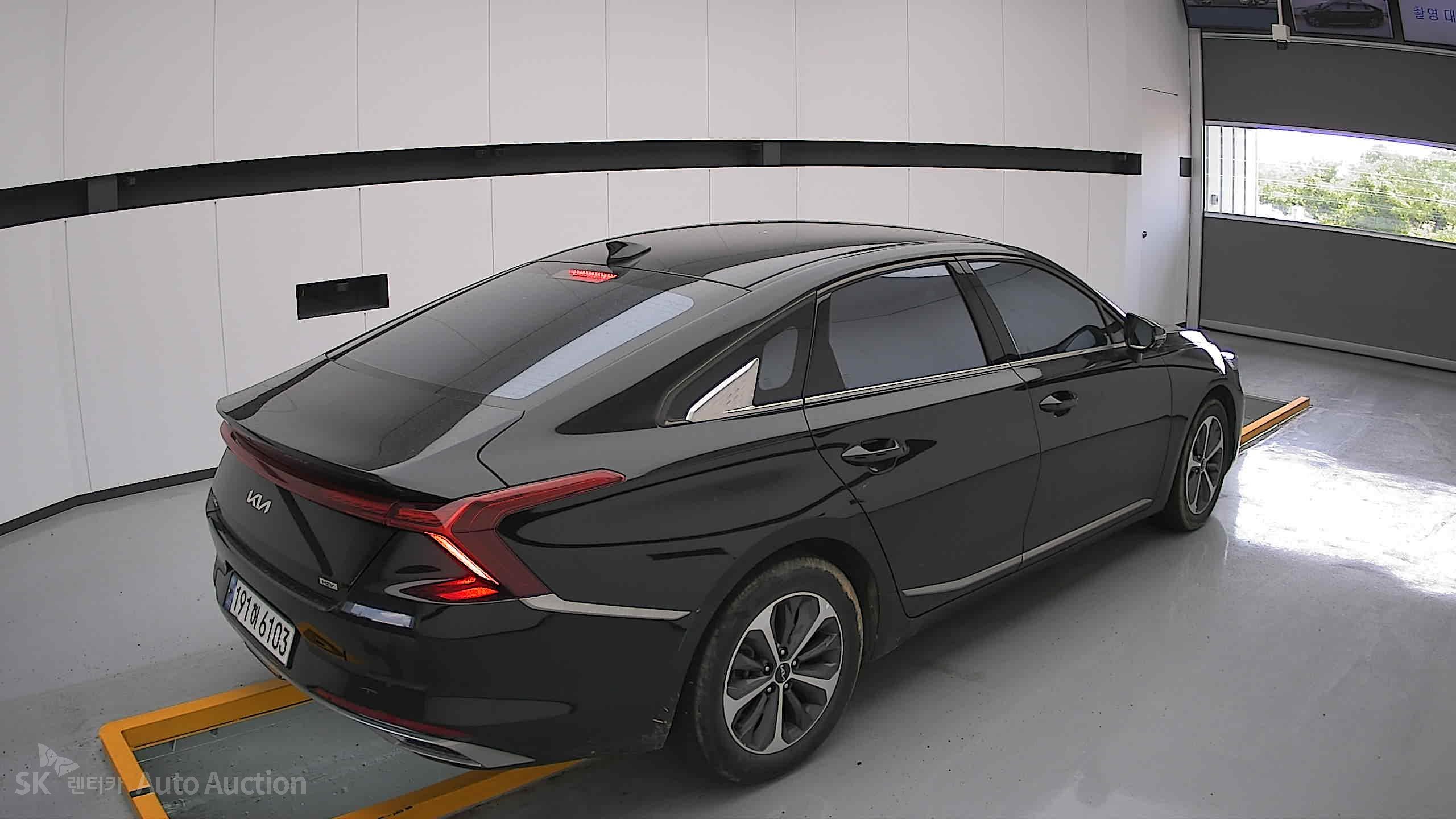2023 - kia k8