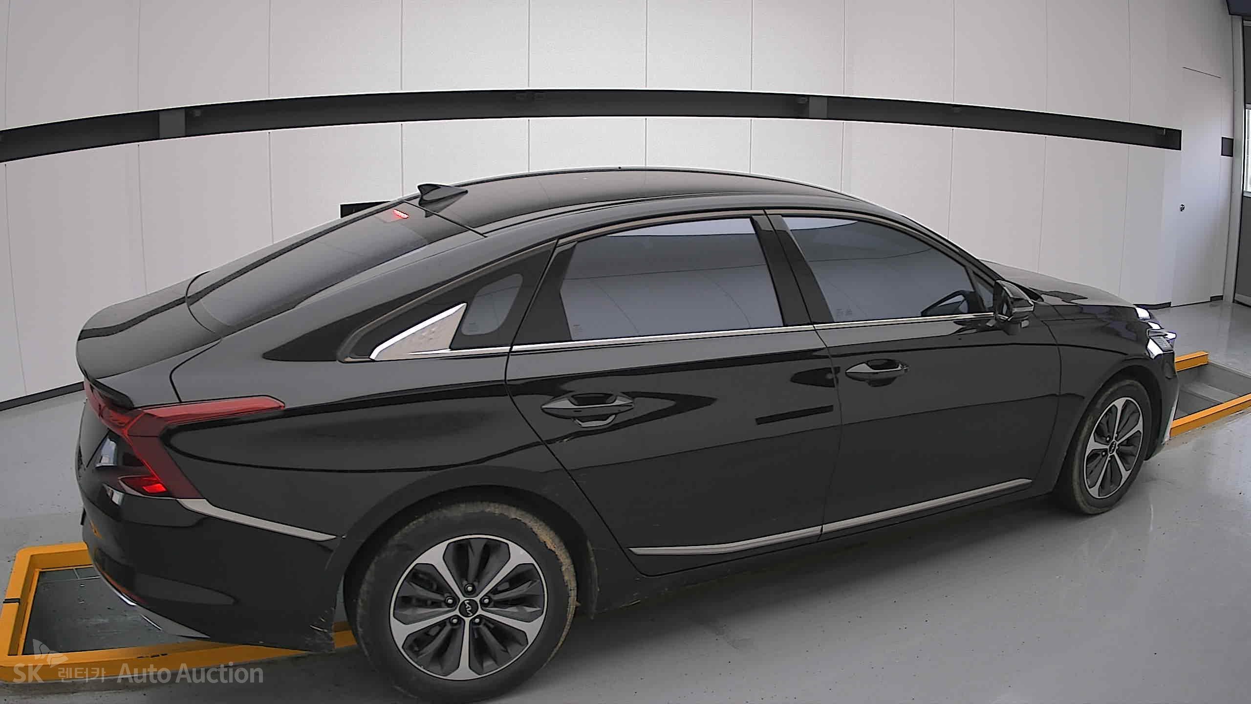 2023 - kia k8