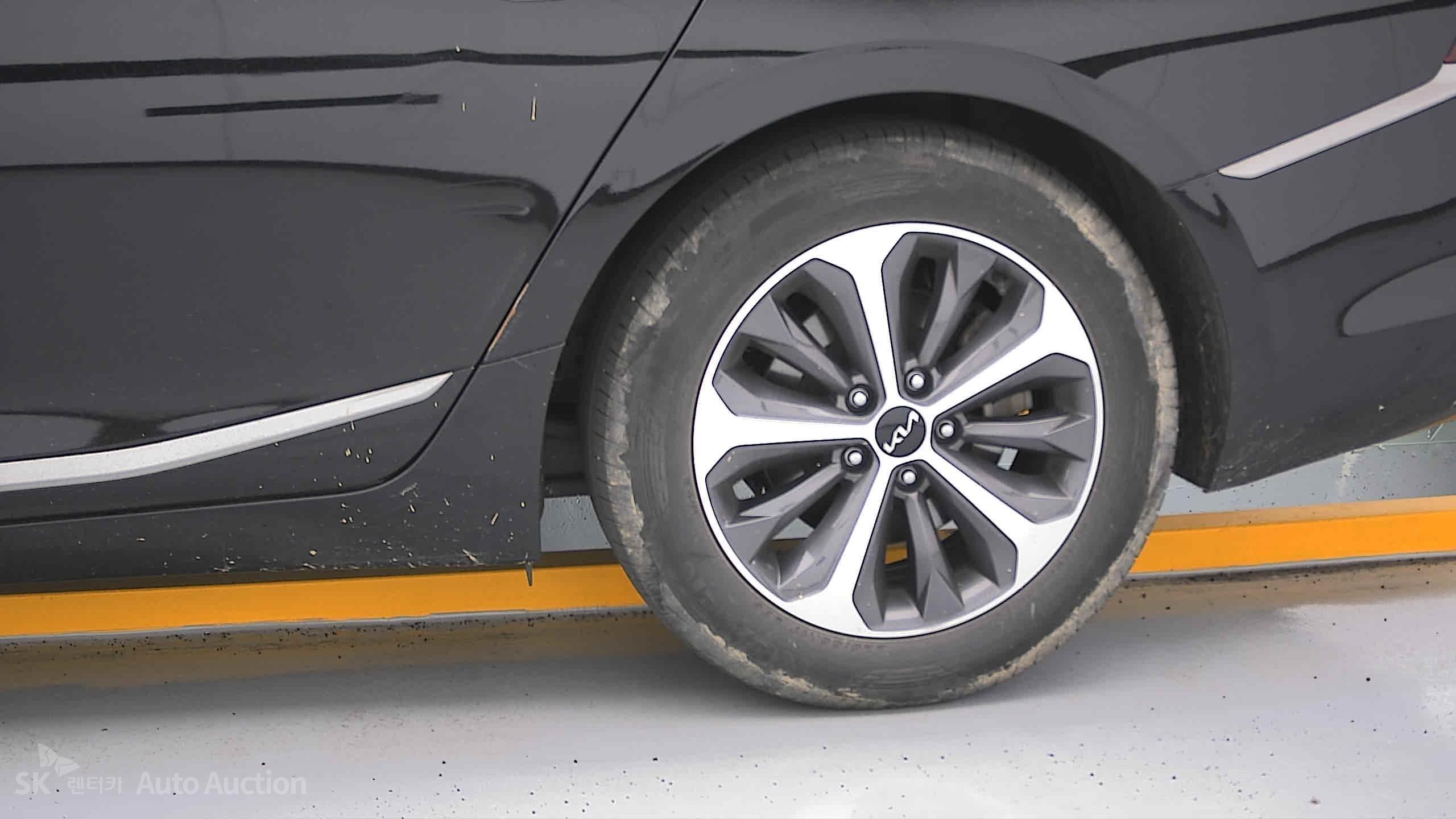 2023 - kia k8