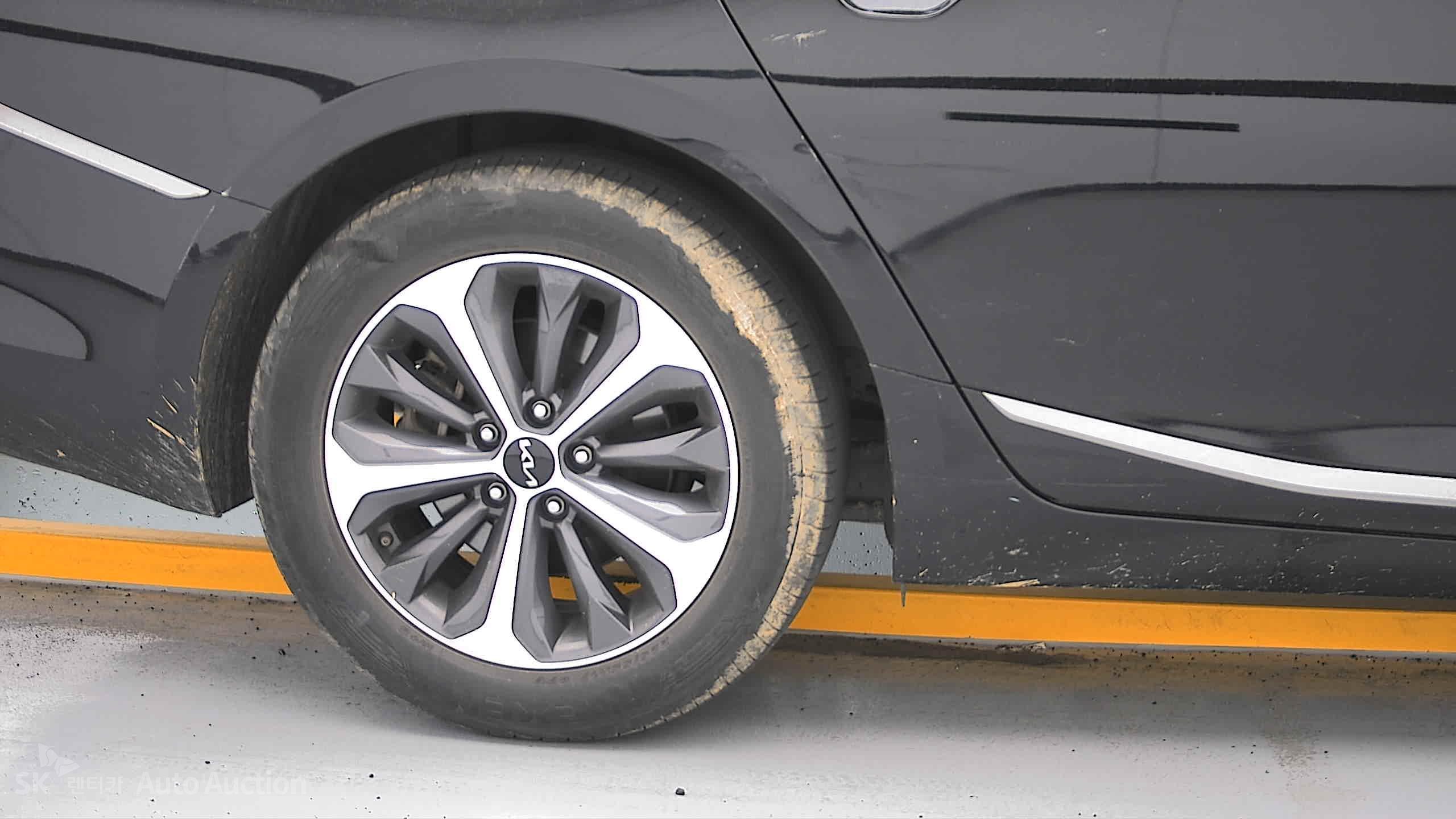 2023 - kia k8