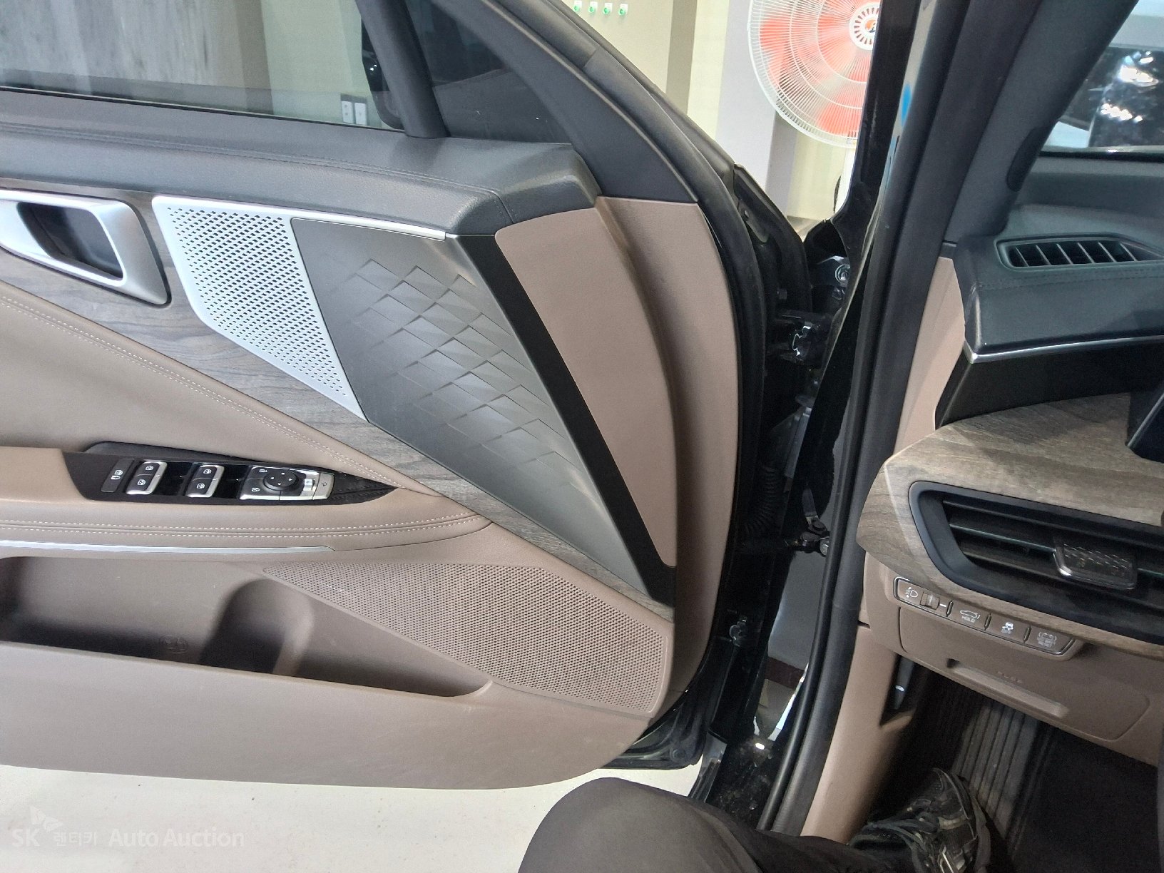 2023 - kia k8