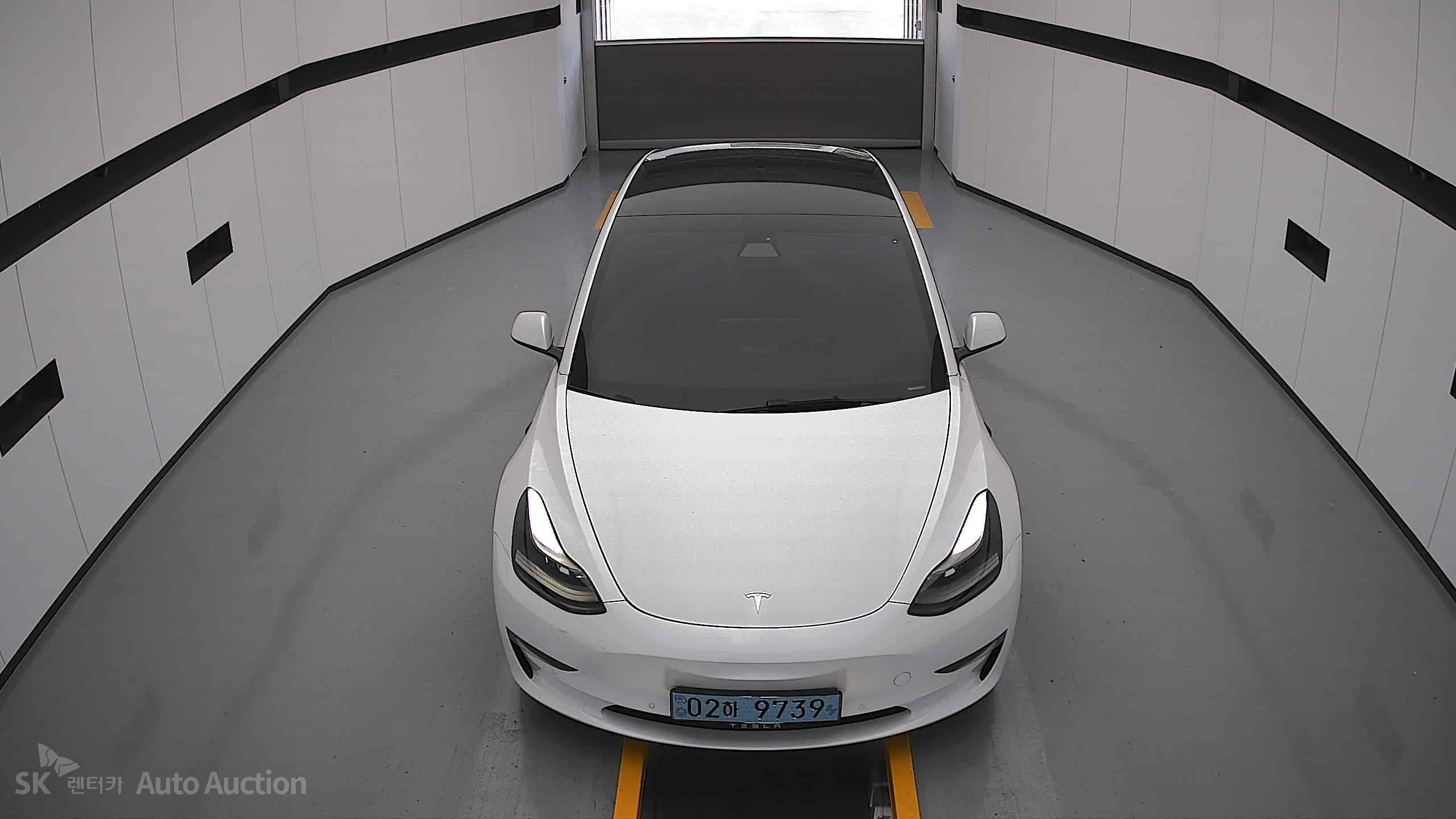 2022 - tesla model 3