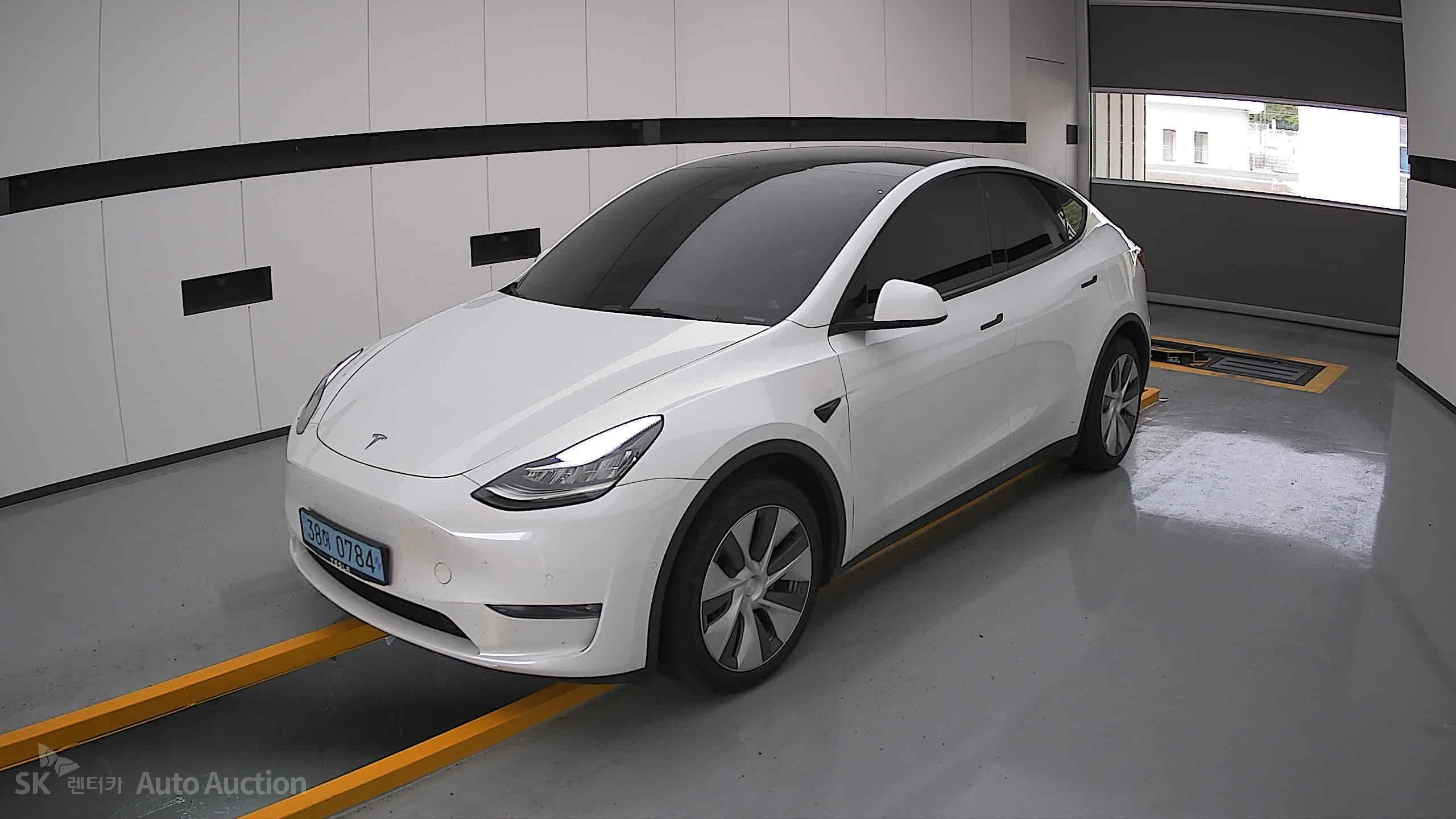 2022 - tesla model y