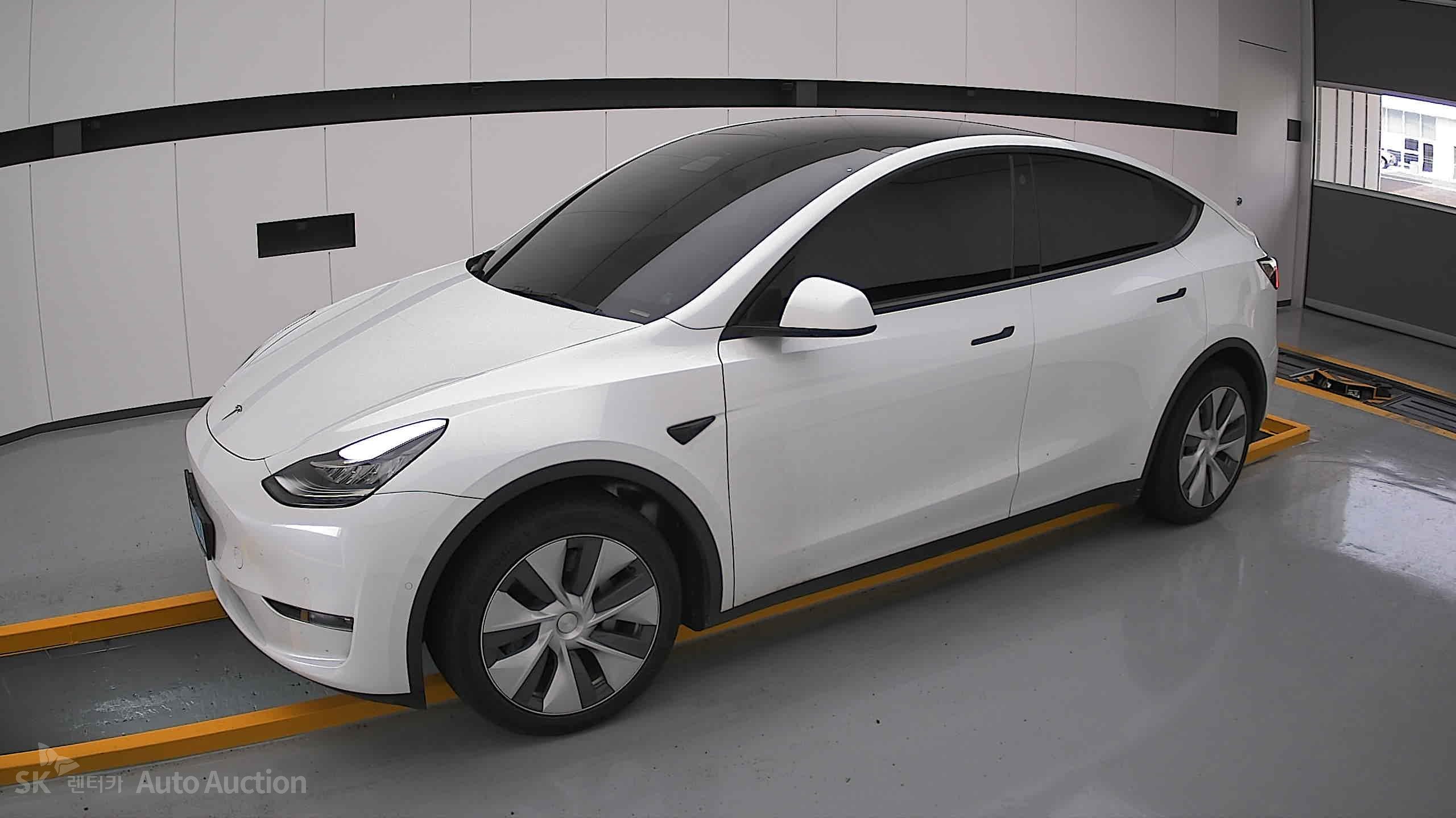 2022 - tesla model y
