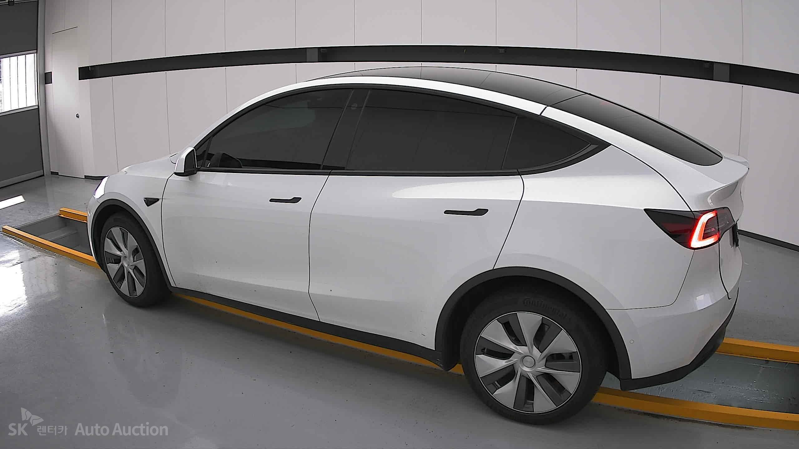2022 - tesla model y