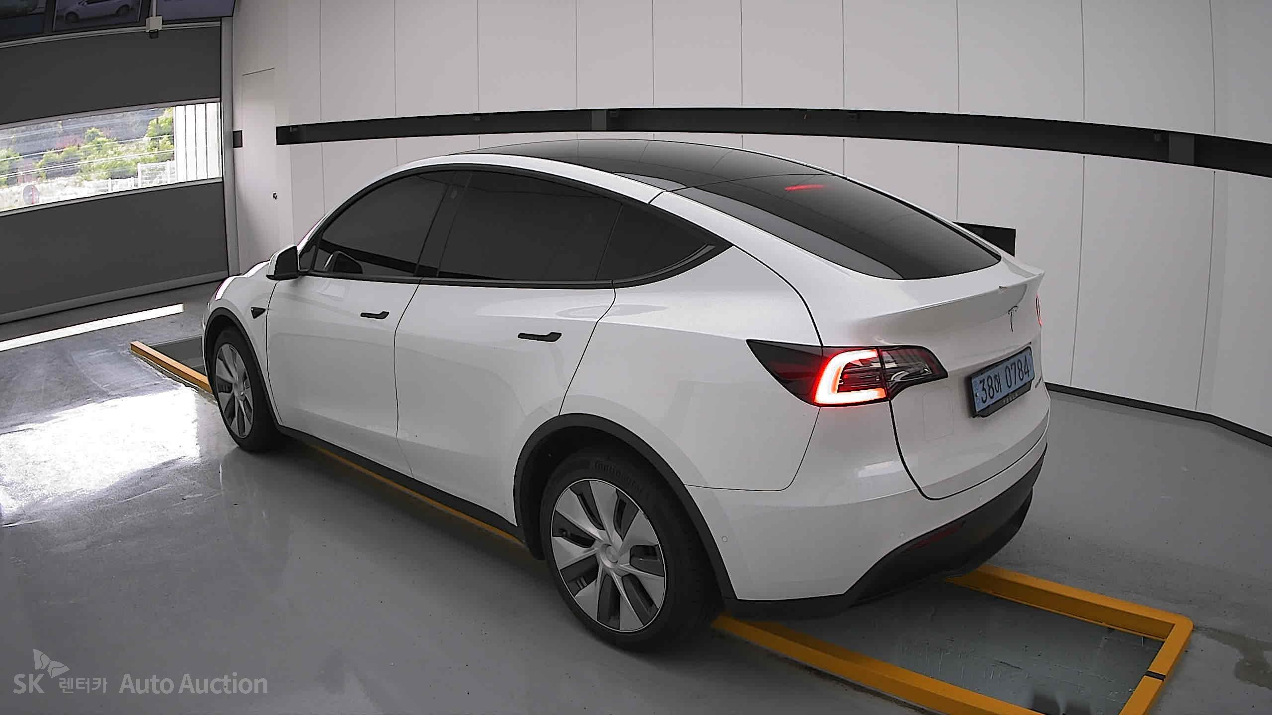 2022 - tesla model y