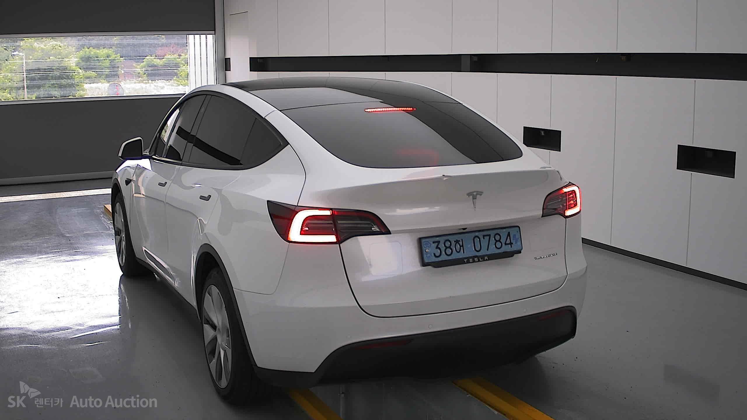 2022 - tesla model y
