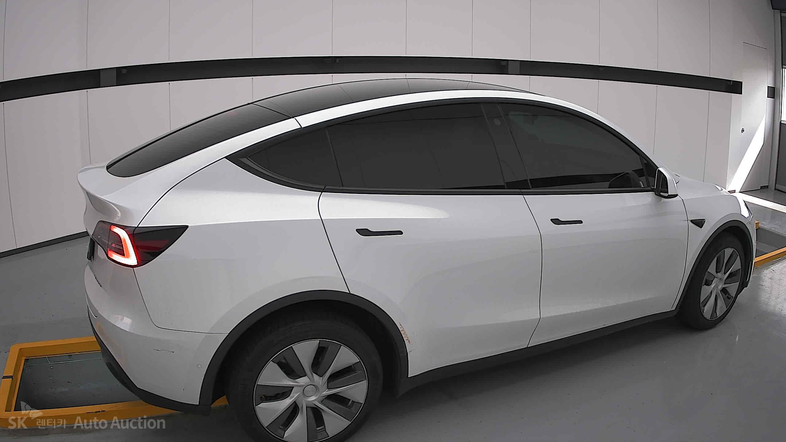 2022 - tesla model y