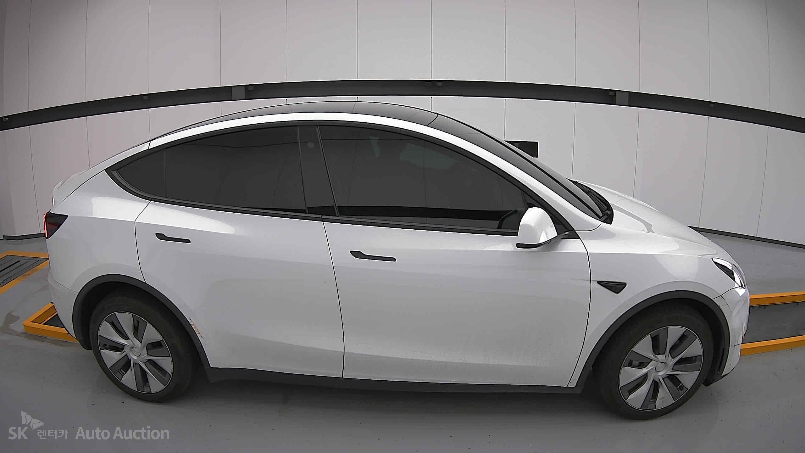 2022 - tesla model y