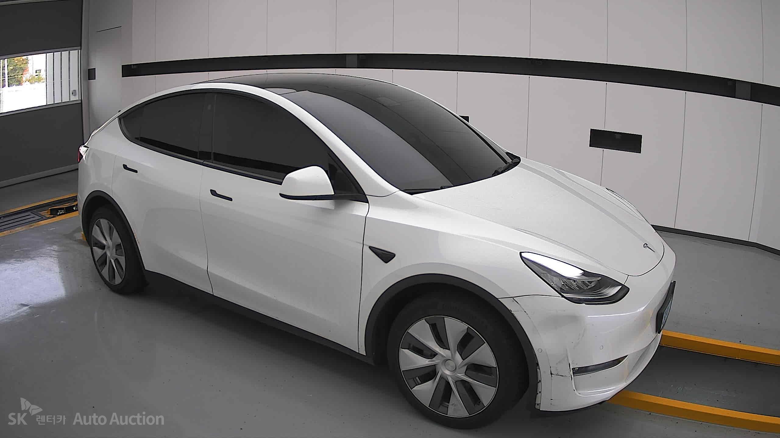 2022 - tesla model y