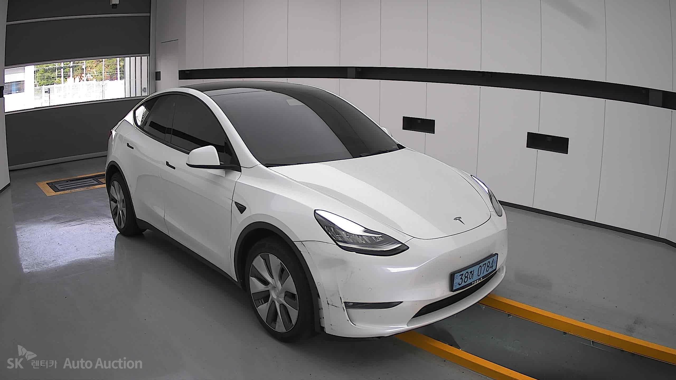 2022 - tesla model y