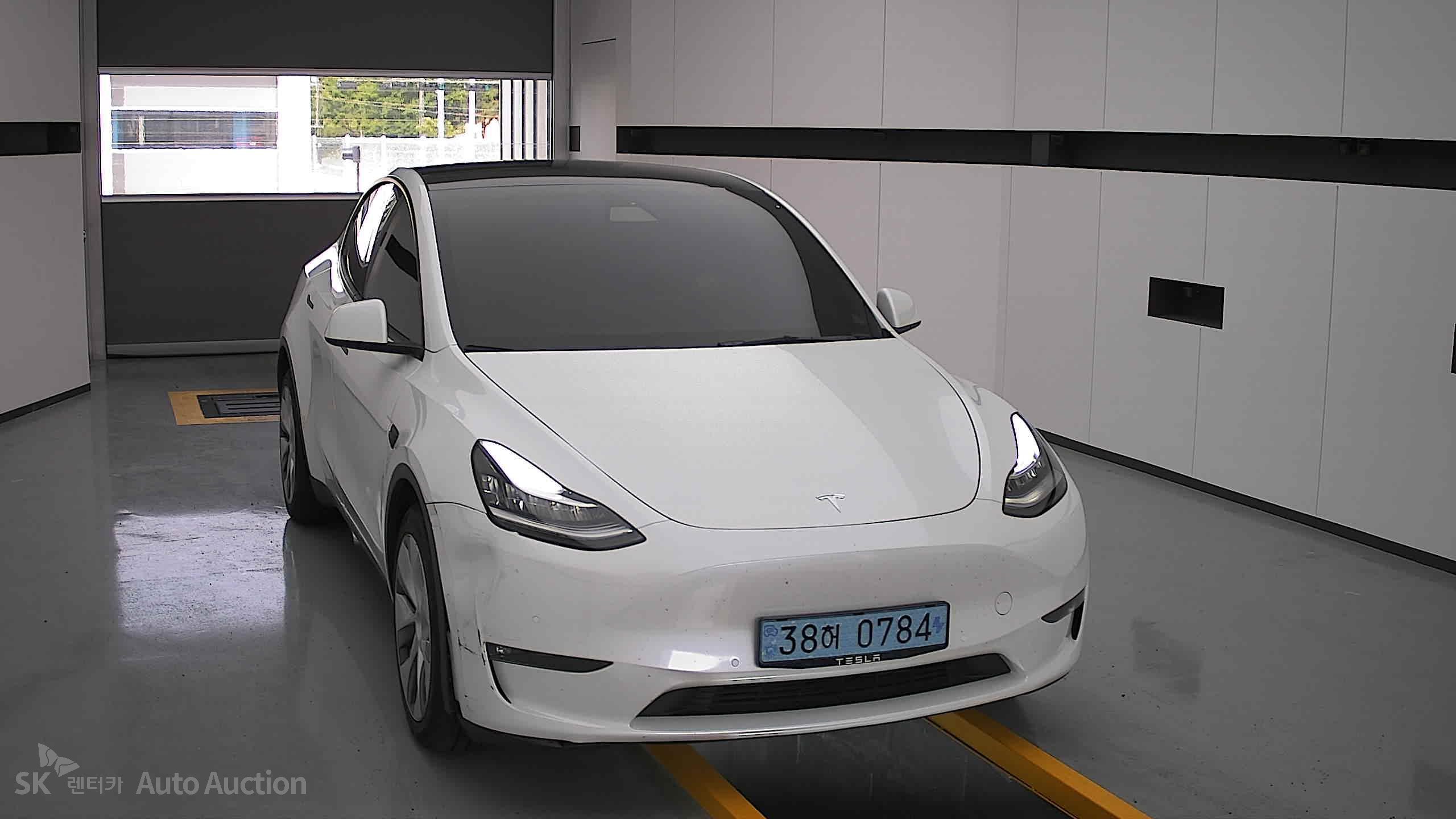 2022 - tesla model y