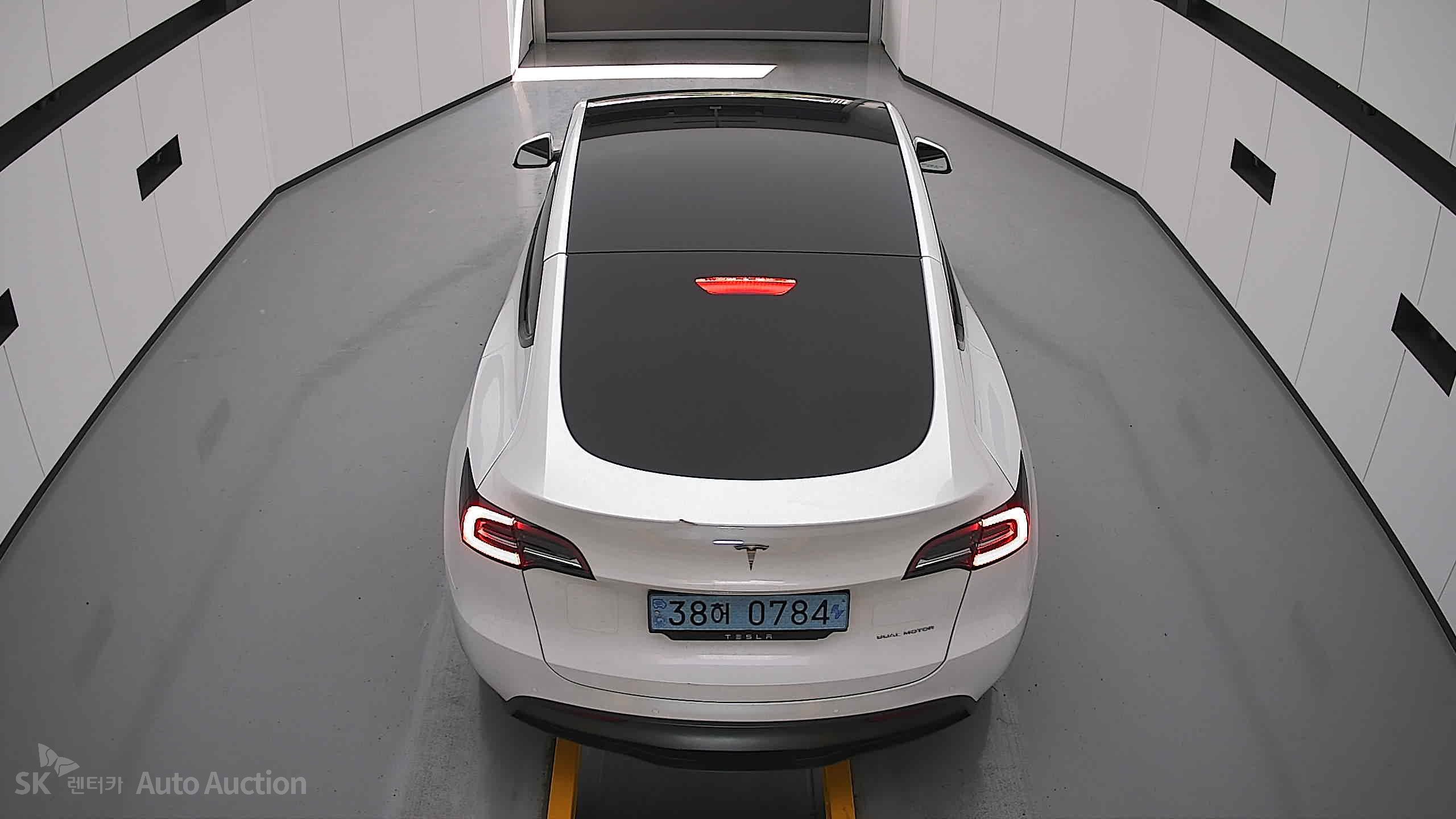 2022 - tesla model y