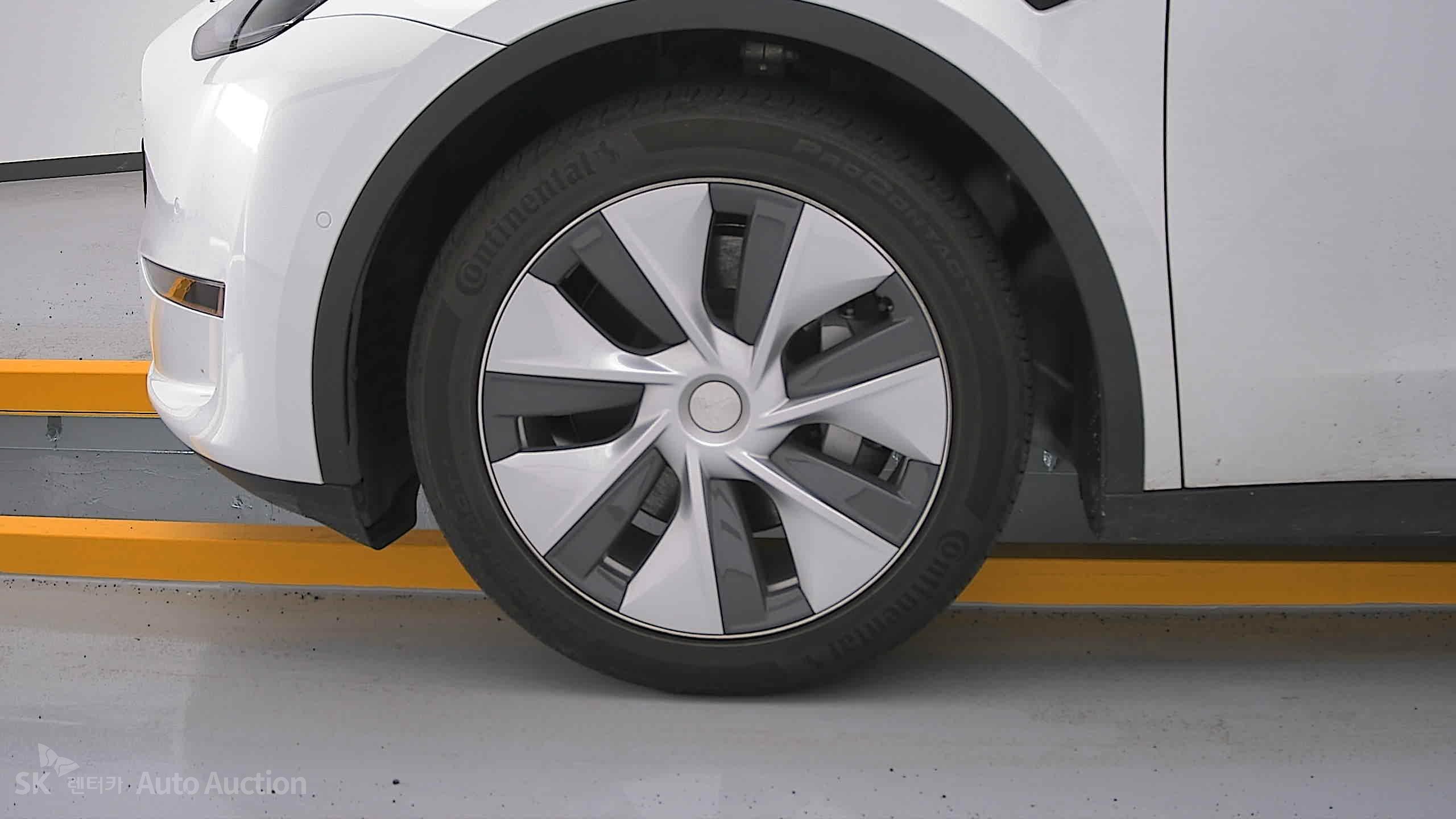 2022 - tesla model y