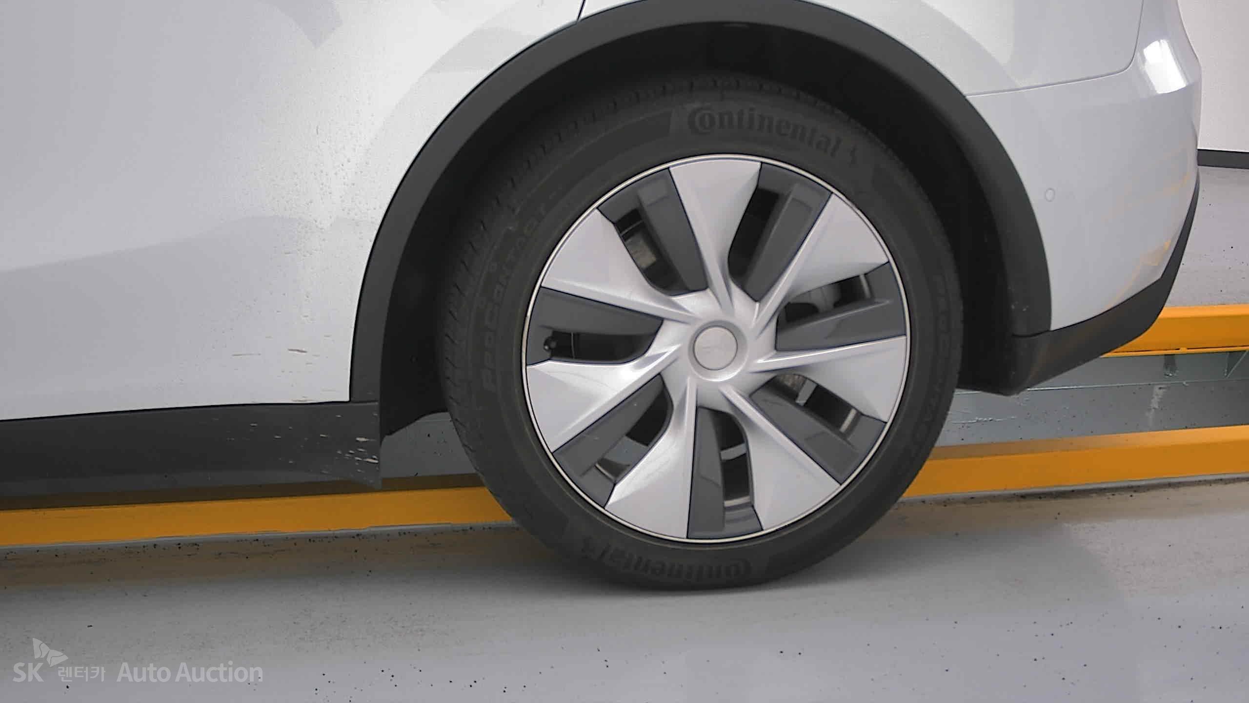 2022 - tesla model y