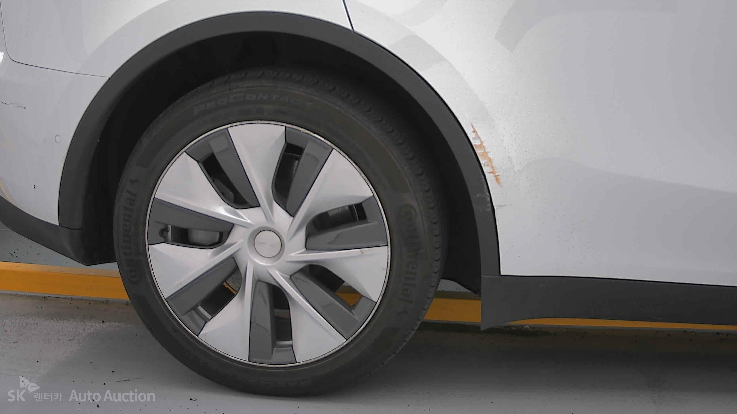 2022 - tesla model y
