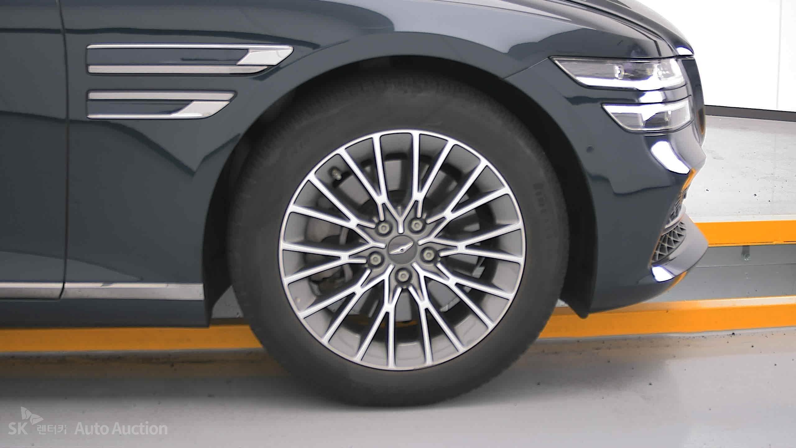 2022 - genesis g80