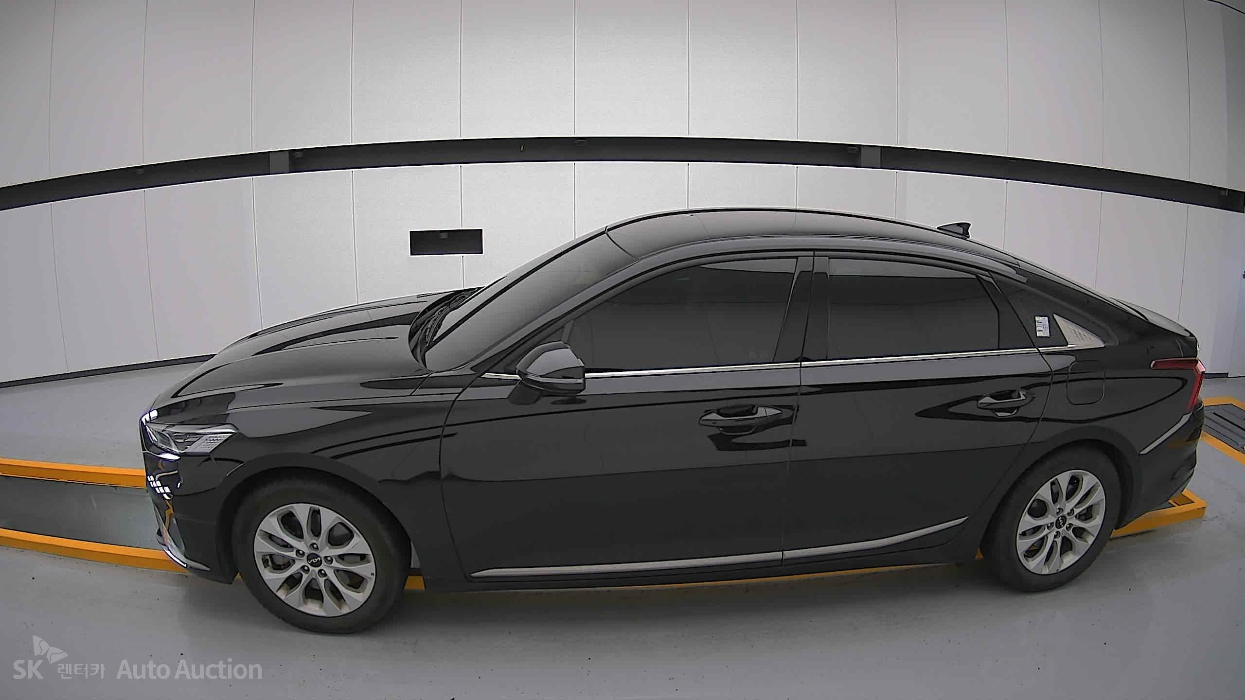 2022 - kia k8