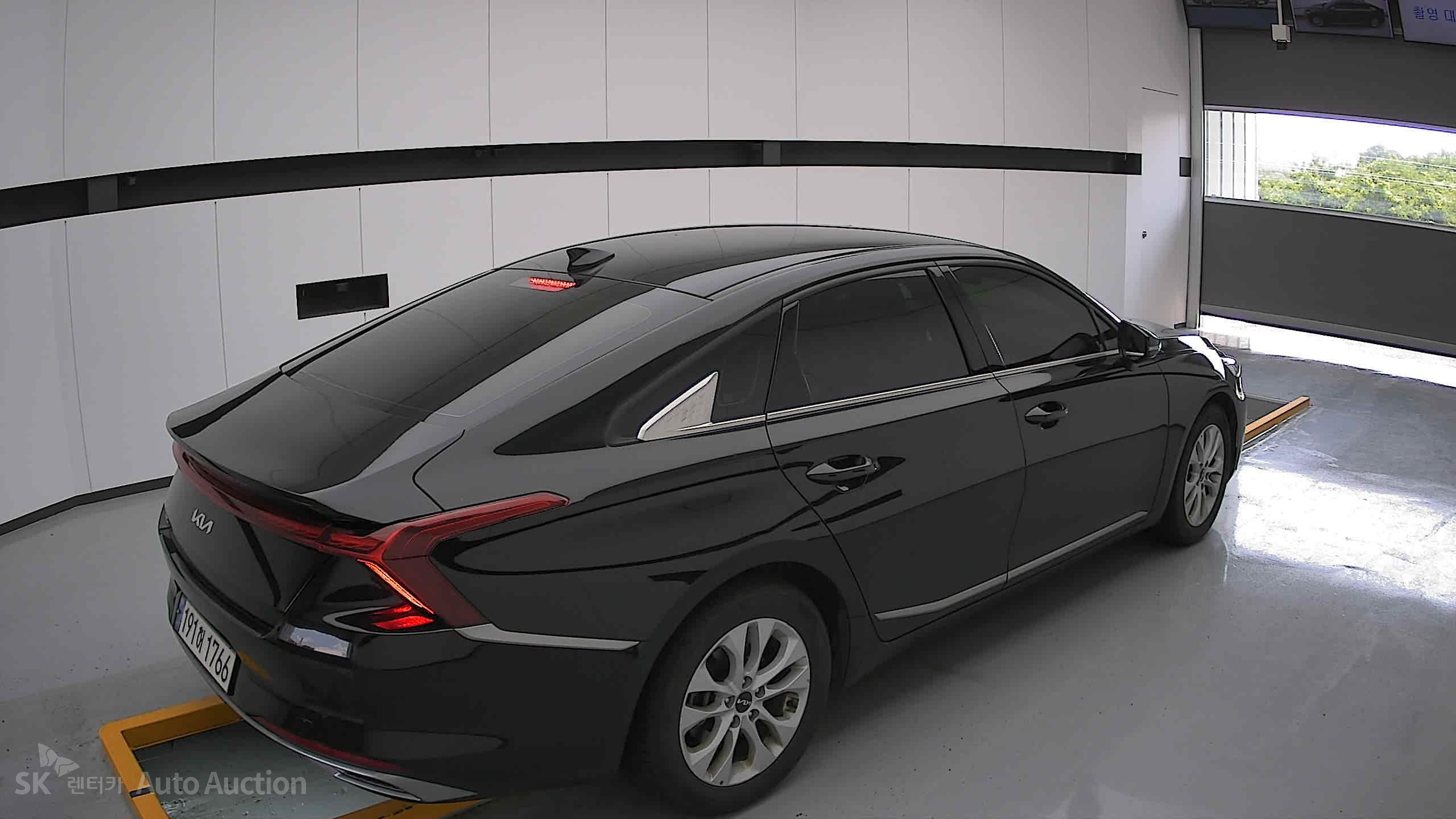 2022 - kia k8