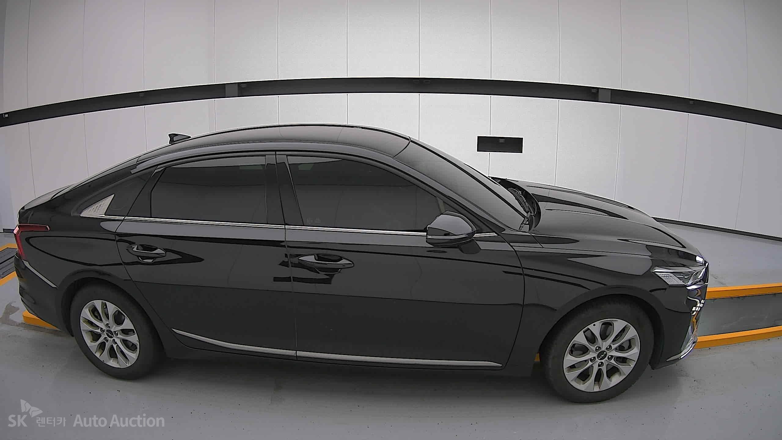 2022 - kia k8