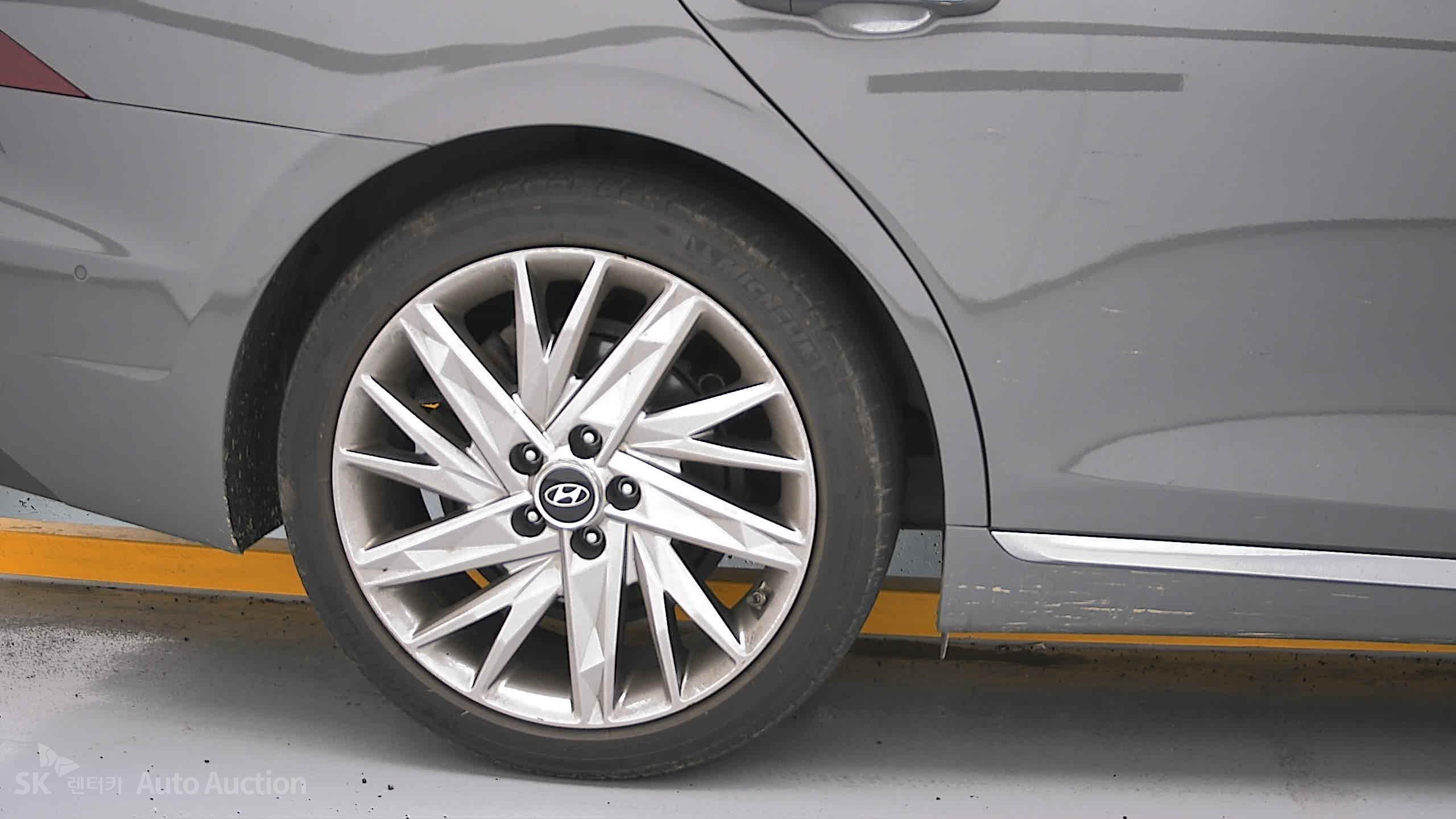 2021 - hyundai grandeur