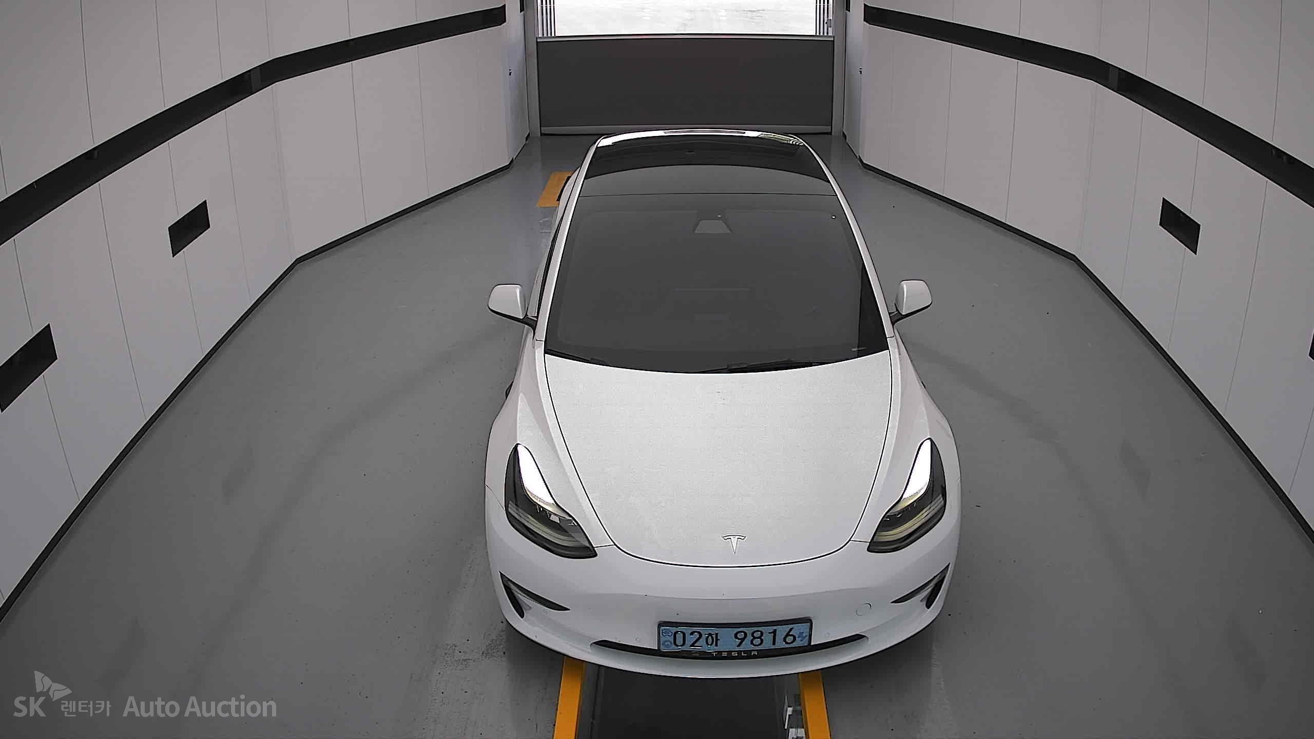2022 - tesla model 3