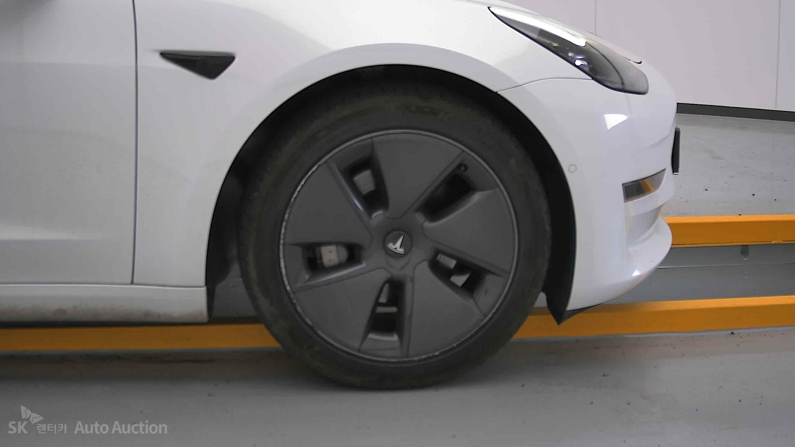 2022 - tesla model 3
