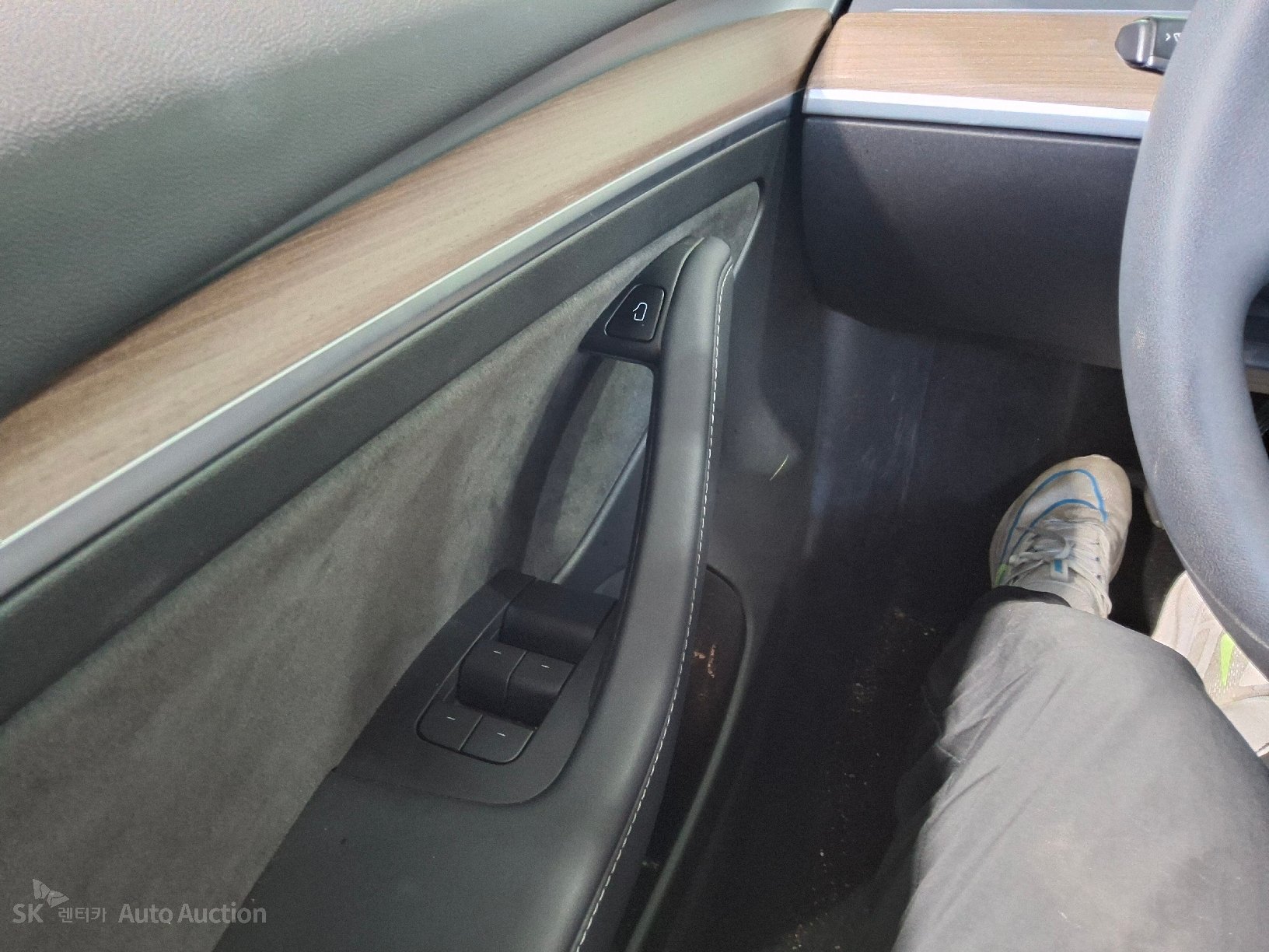 2022 - tesla model 3