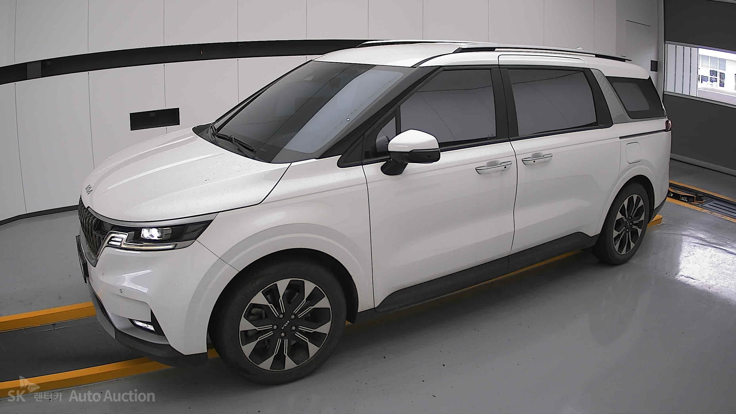 2022 - kia carnival